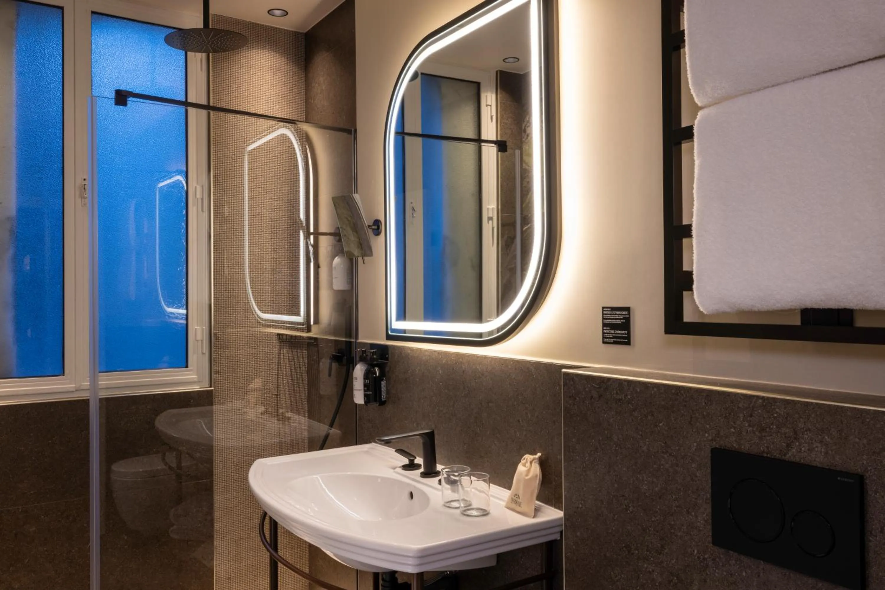 Bathroom in Hôtel L'Ormaie & Spa