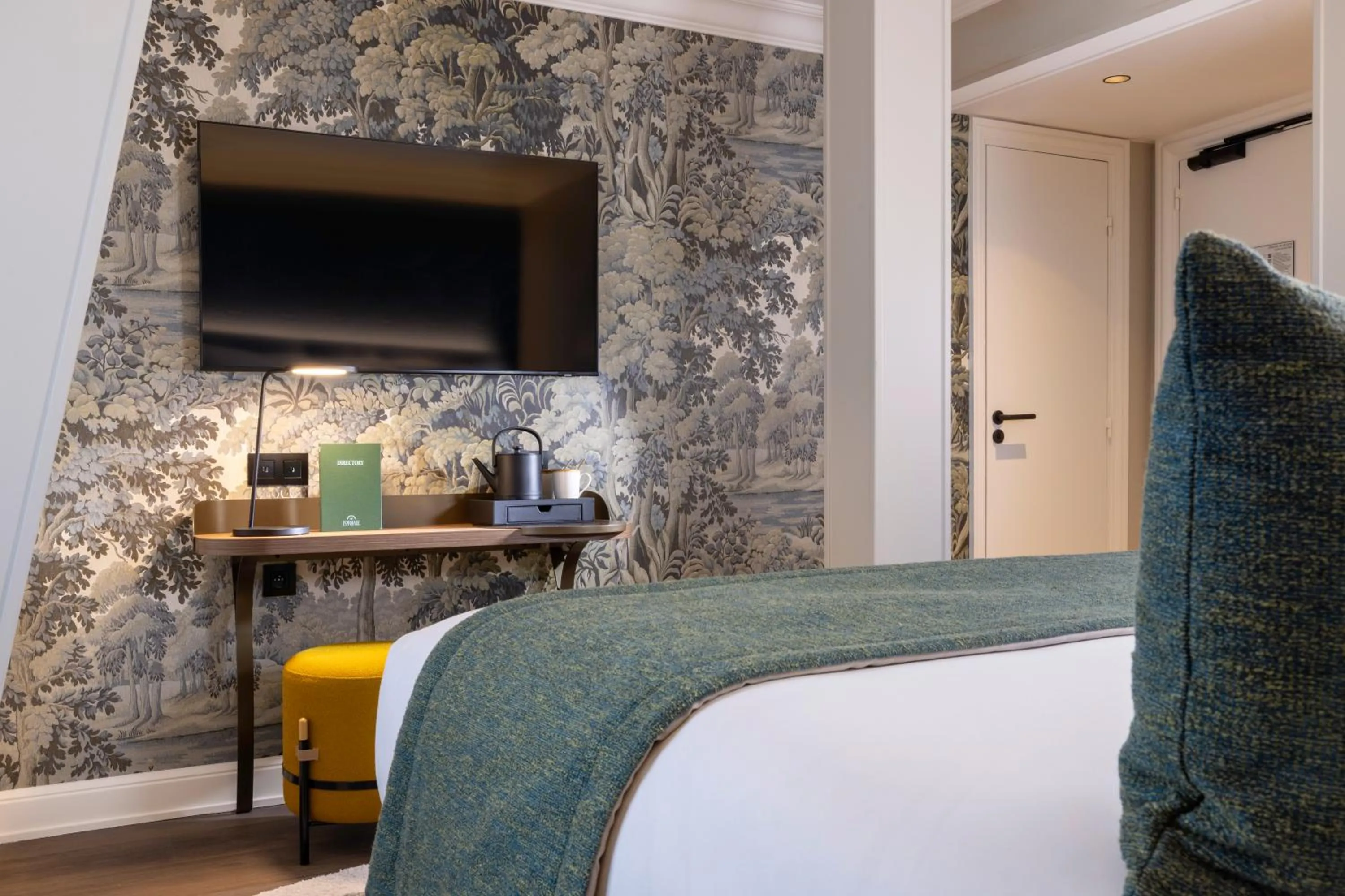 Bed in Hôtel L'Ormaie & Spa