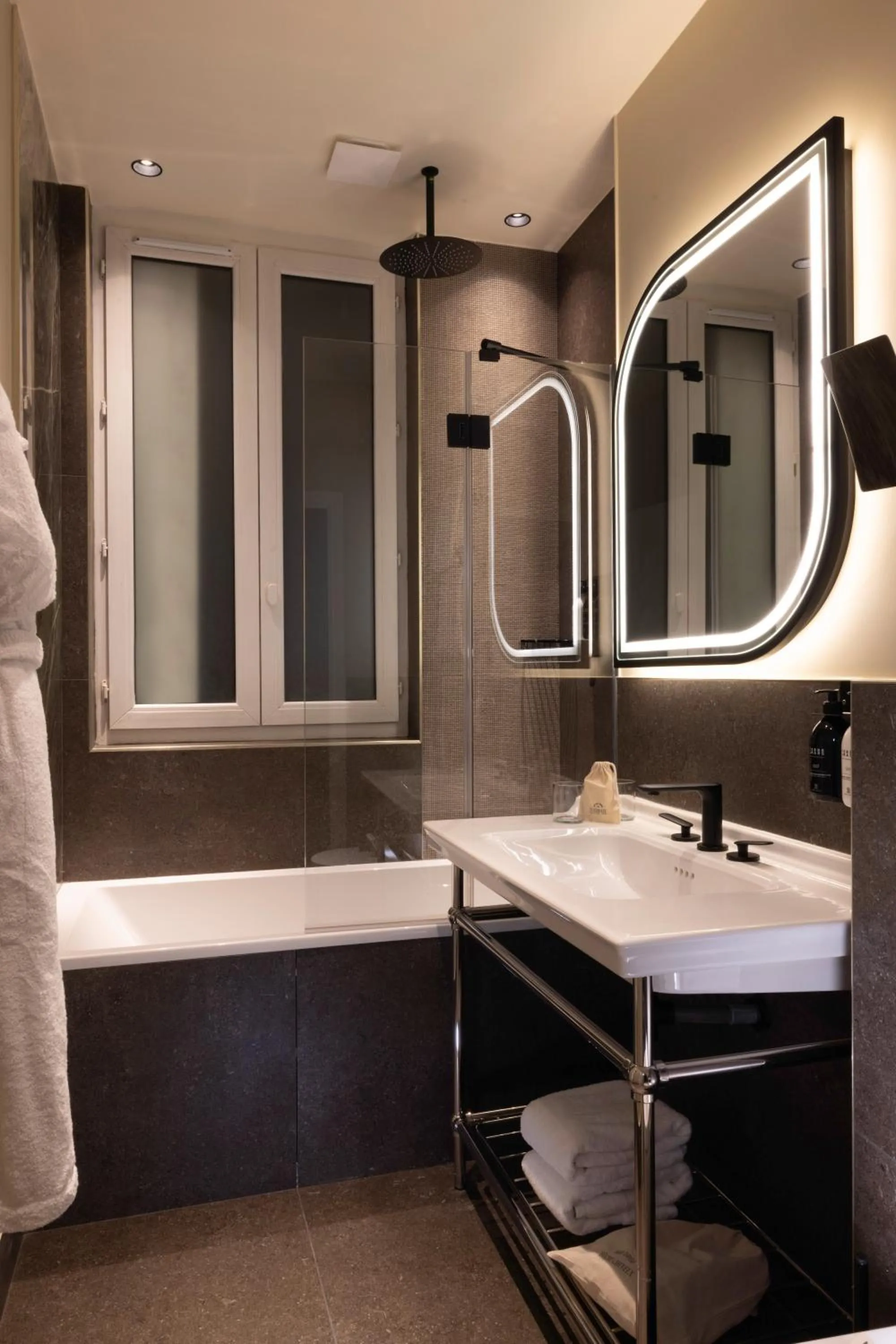 Bathroom, Bed in Hôtel L'Ormaie & Spa