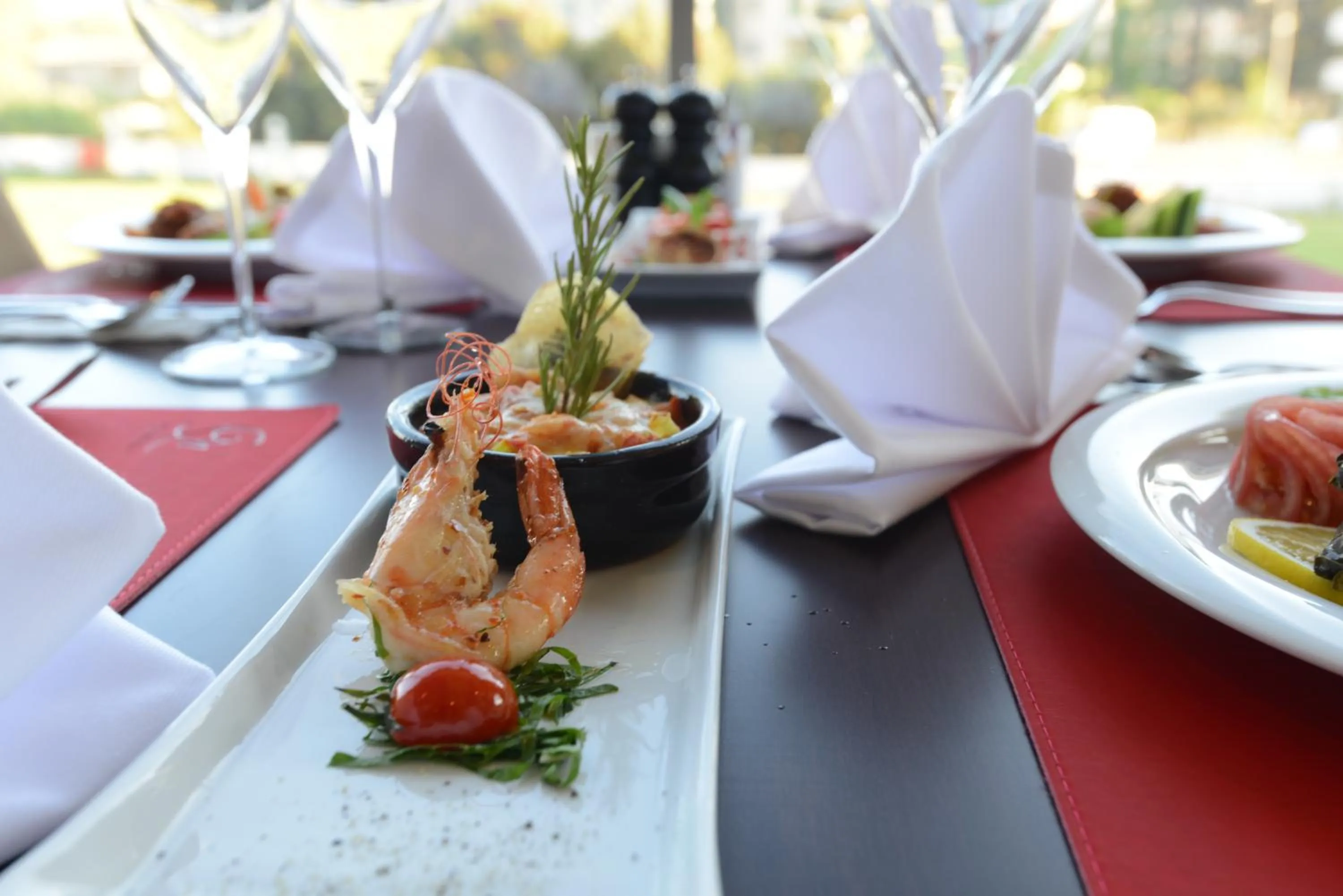 Restaurant/places to eat in Green Nature Diamond