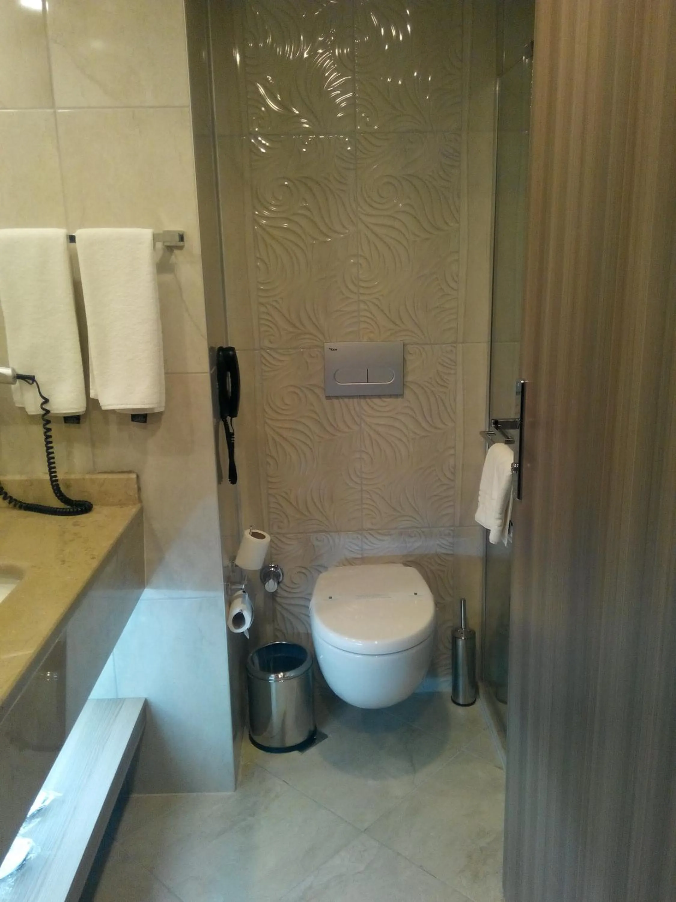 Toilet in Green Nature Diamond