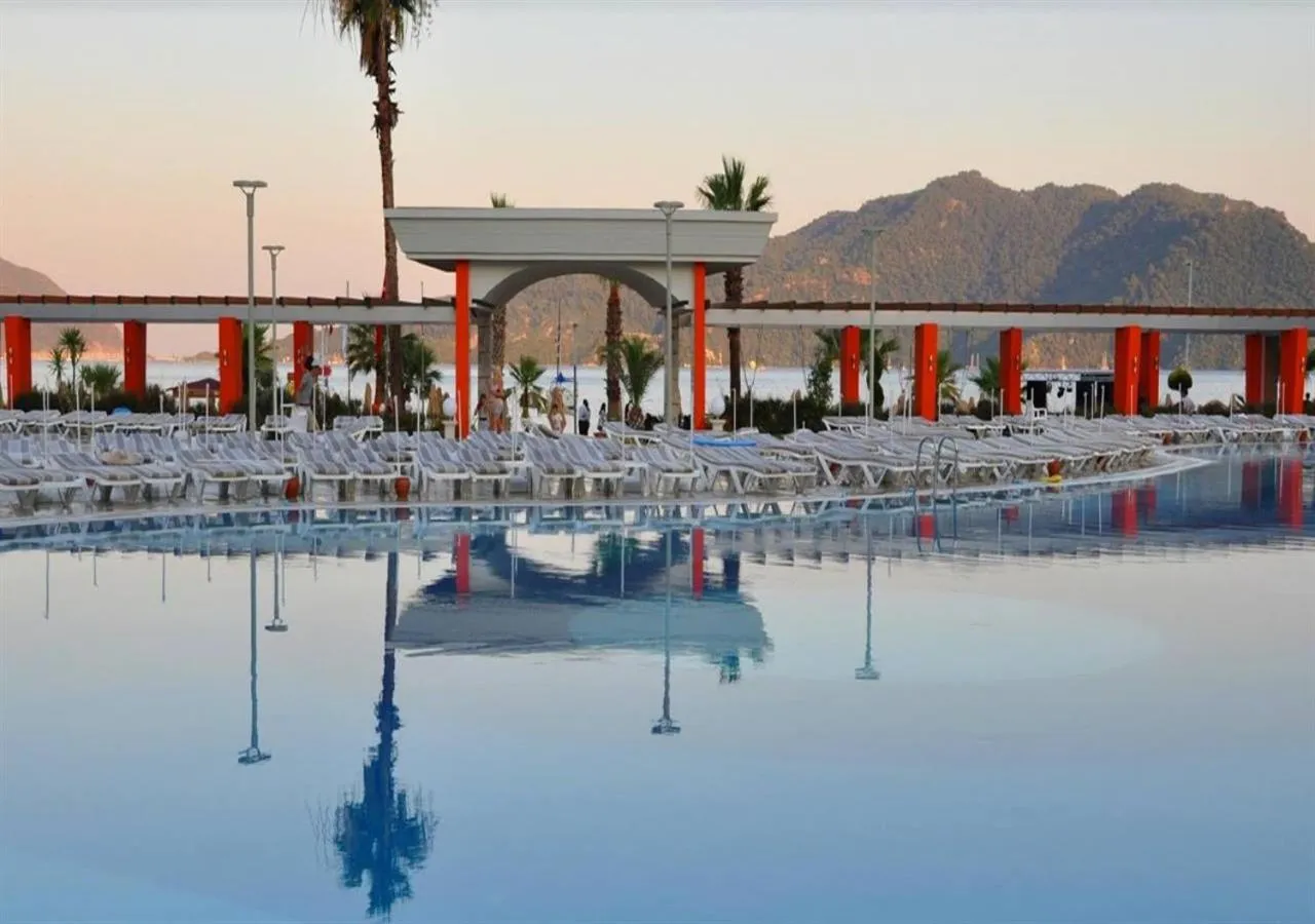 Swimming pool in Green Nature Diamond