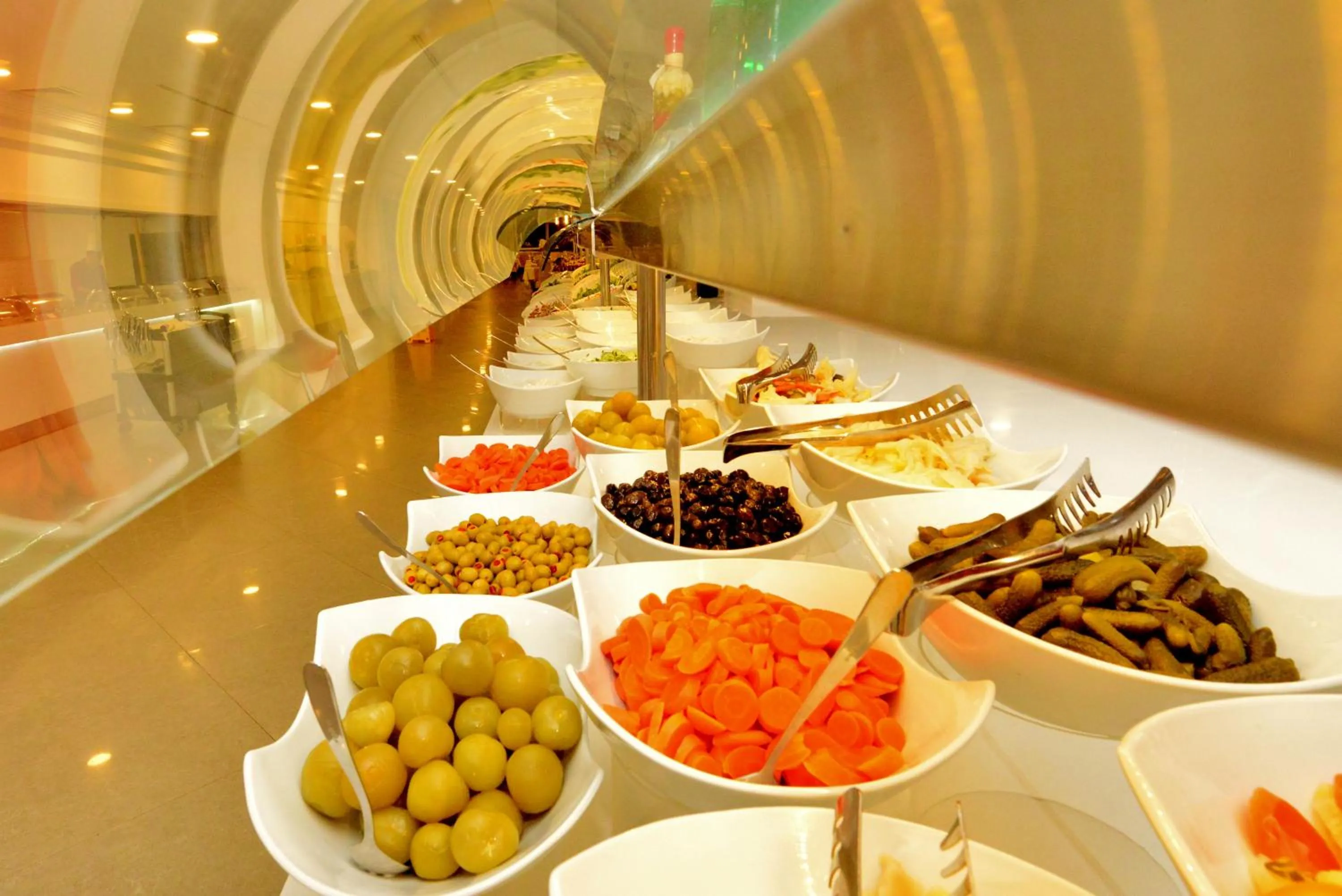 Restaurant/places to eat in Green Nature Diamond