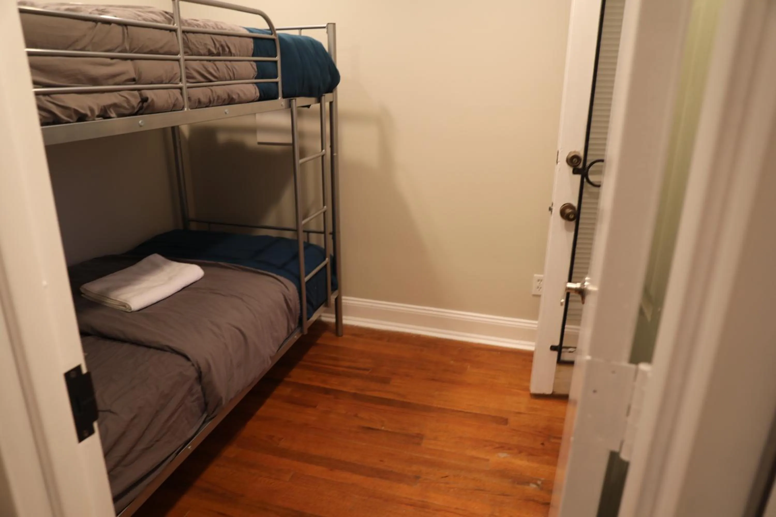 bunk bed, Bed in Duo Housing