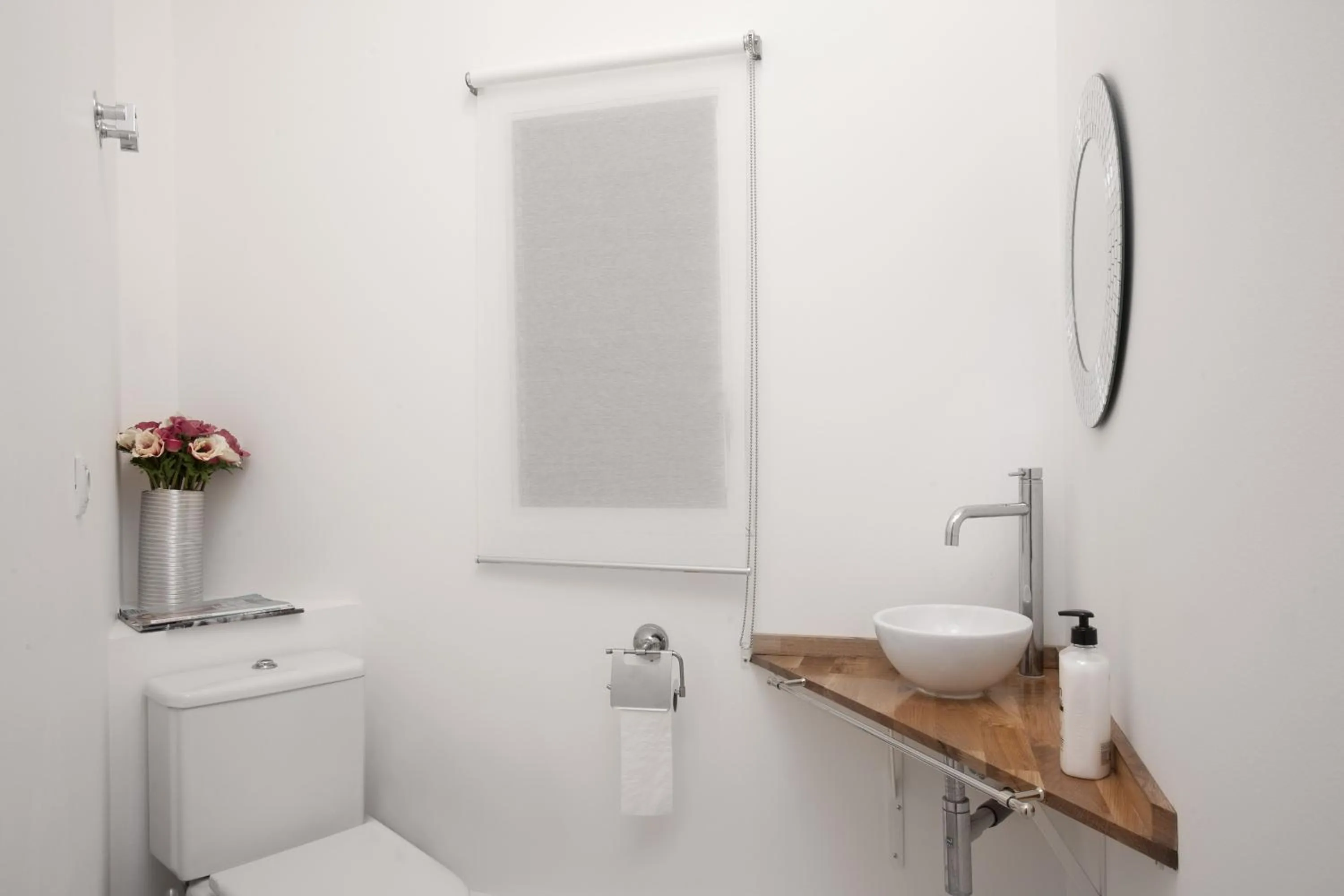 Bathroom in Jardinets Guest House