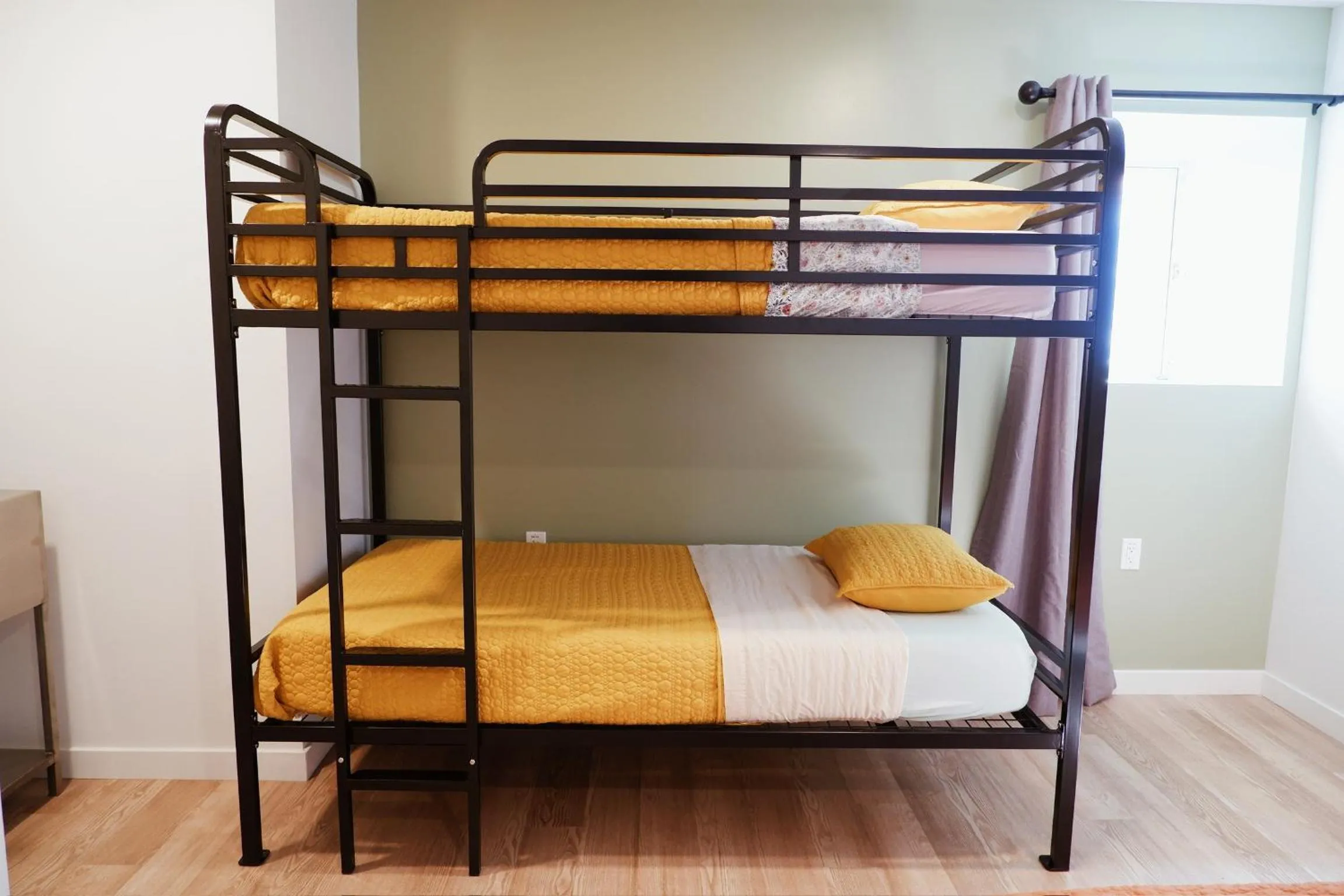 Single Bed in Dormitory Room in Monterey Hostel