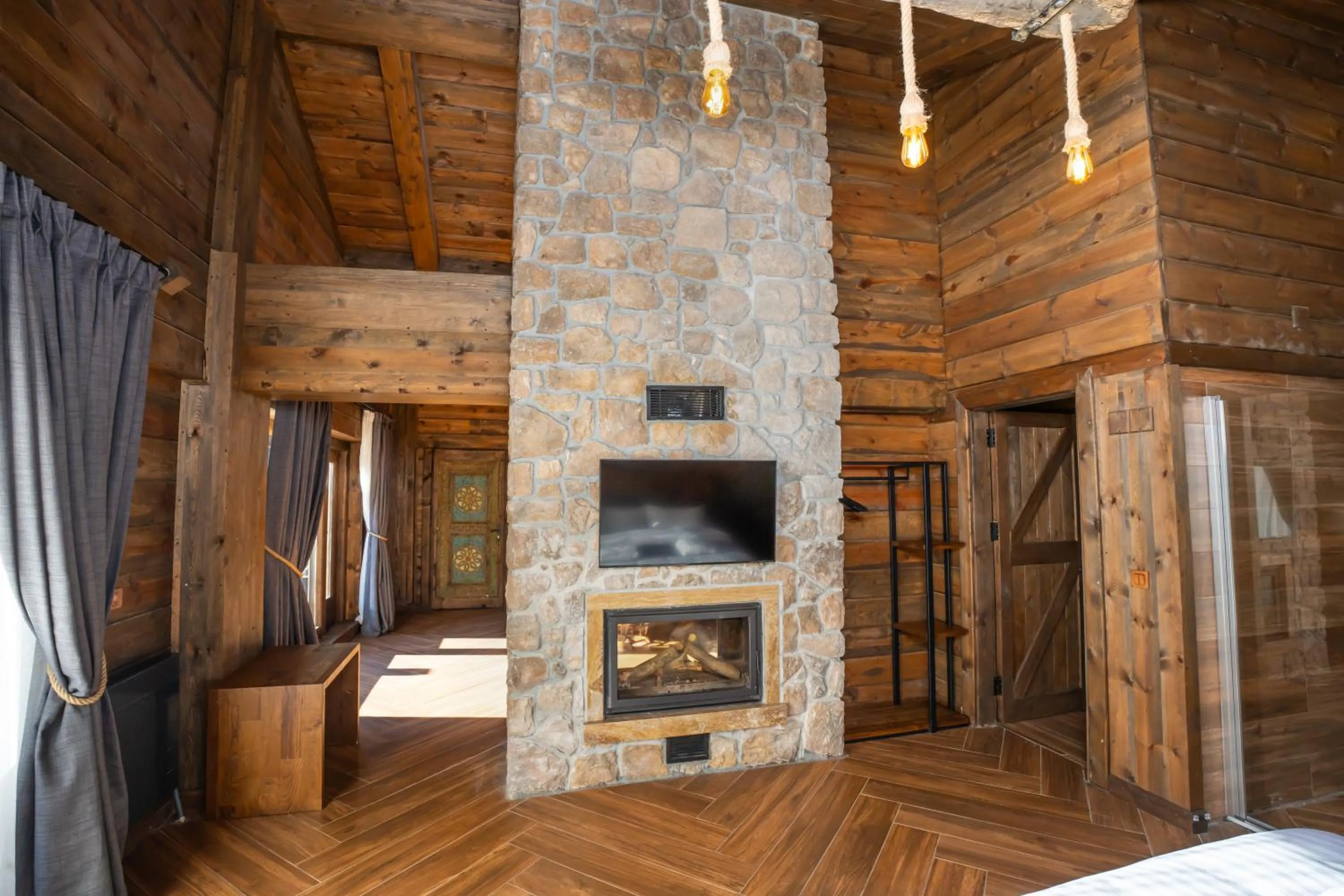 Bİ ABANT MASALI VİLLAGE HOTEL