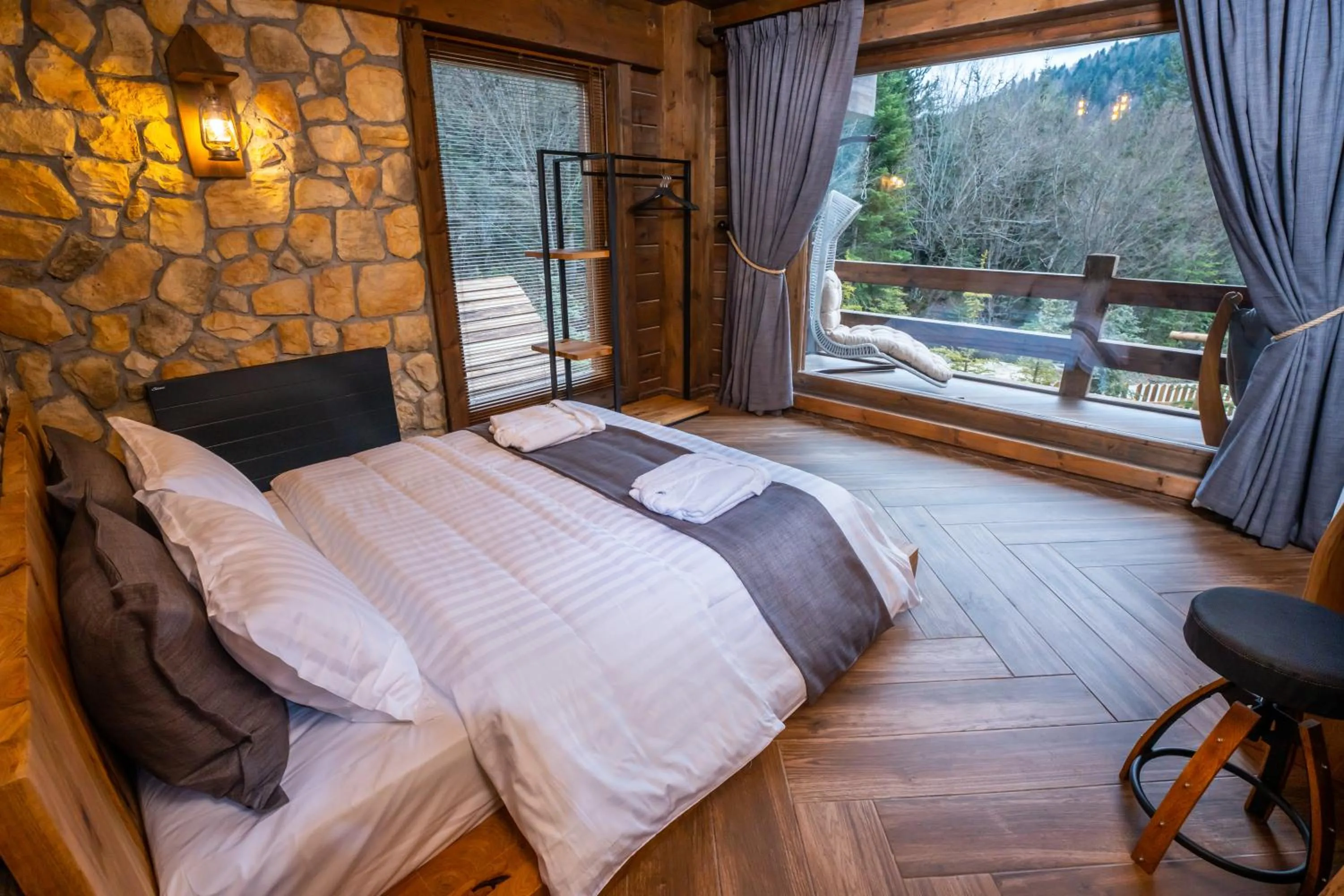 Bed in Bİ ABANT MASALI VİLLAGE HOTEL