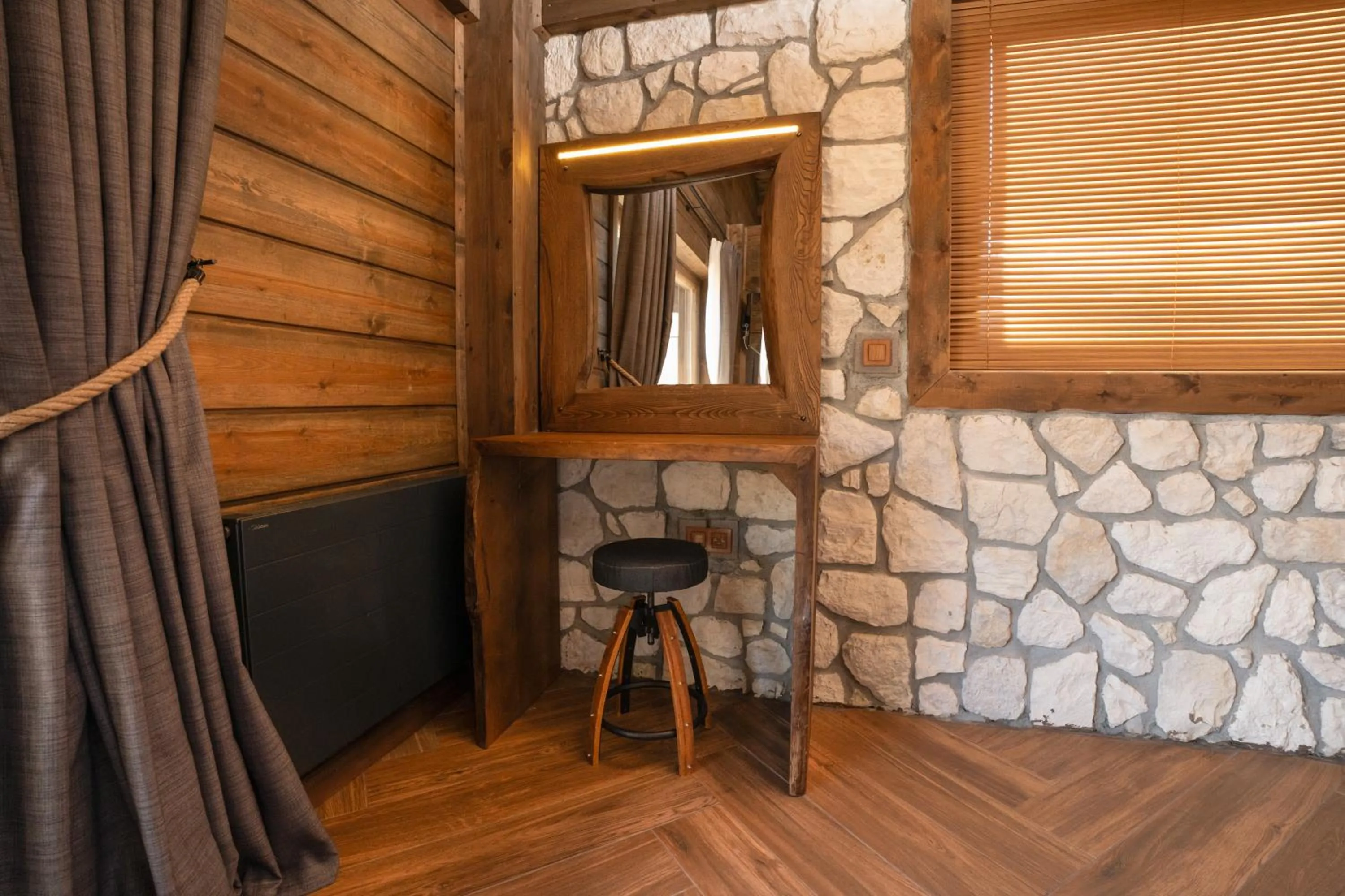 Bİ ABANT MASALI VİLLAGE HOTEL