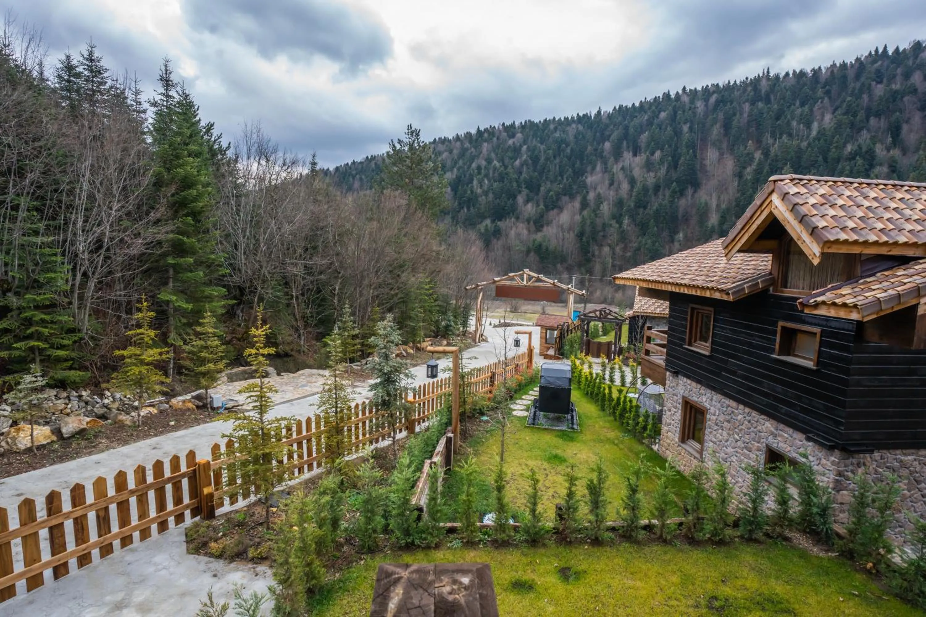 Bİ ABANT MASALI VİLLAGE HOTEL