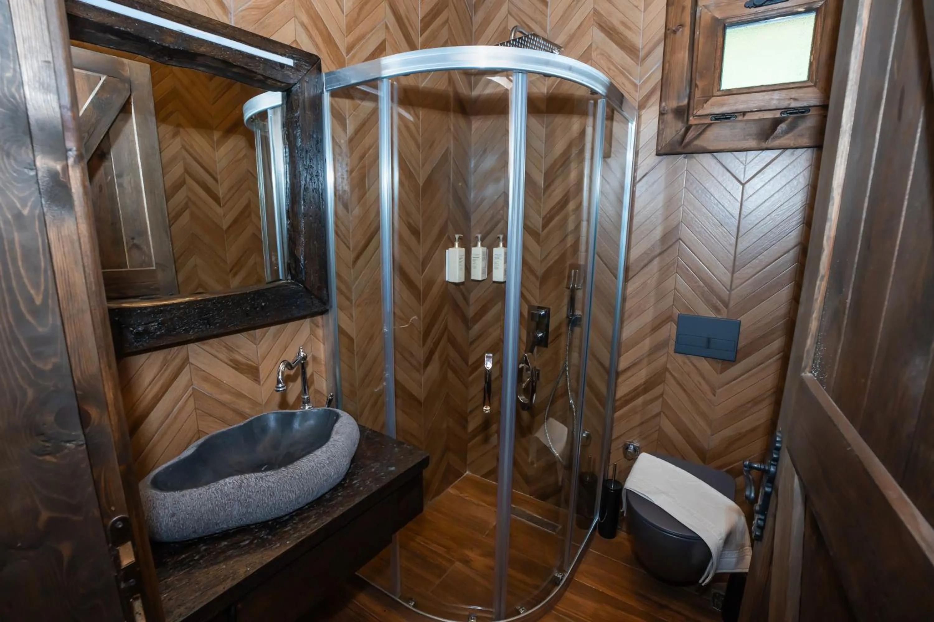 Bİ ABANT MASALI VİLLAGE HOTEL