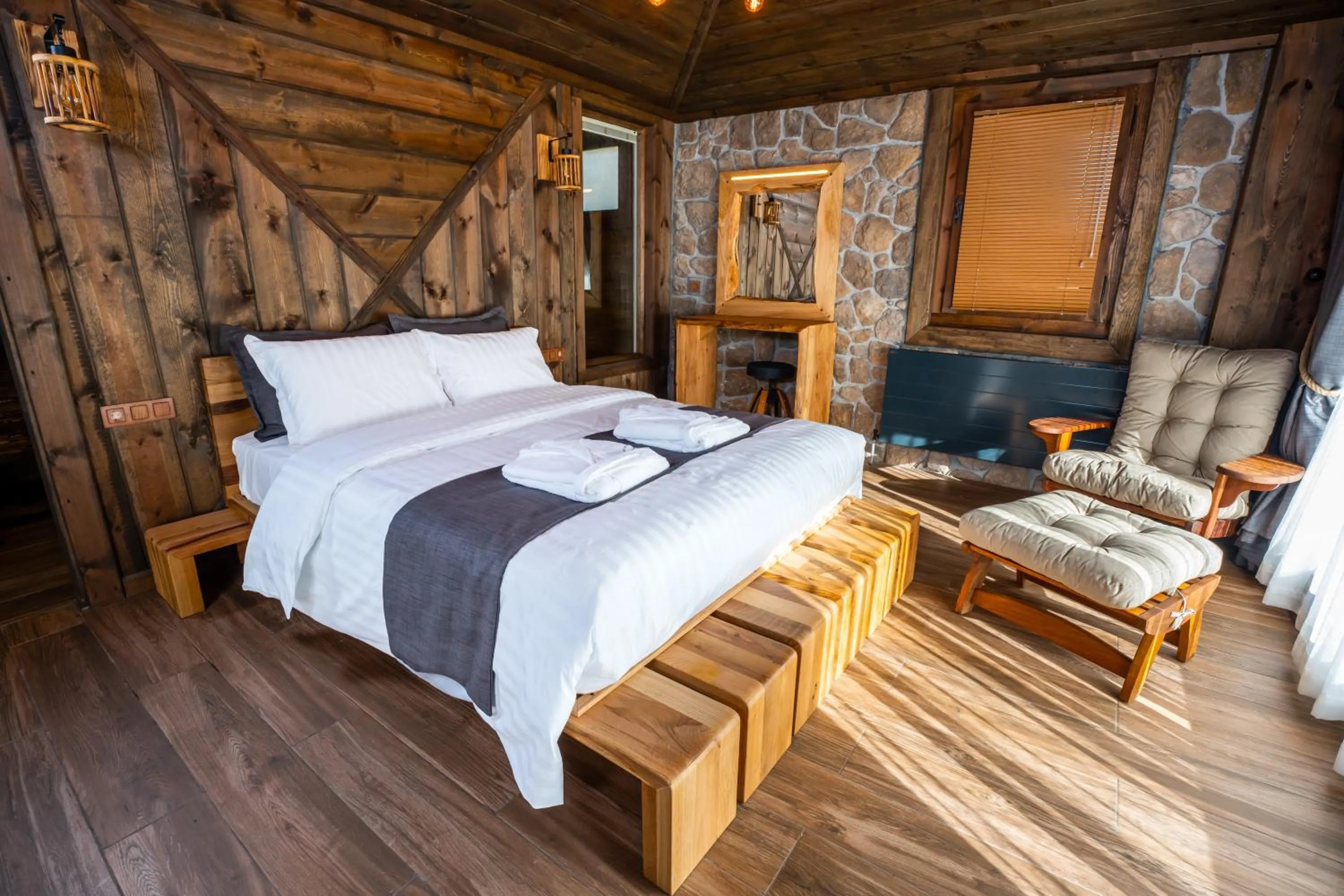 Bed in Bİ ABANT MASALI VİLLAGE HOTEL