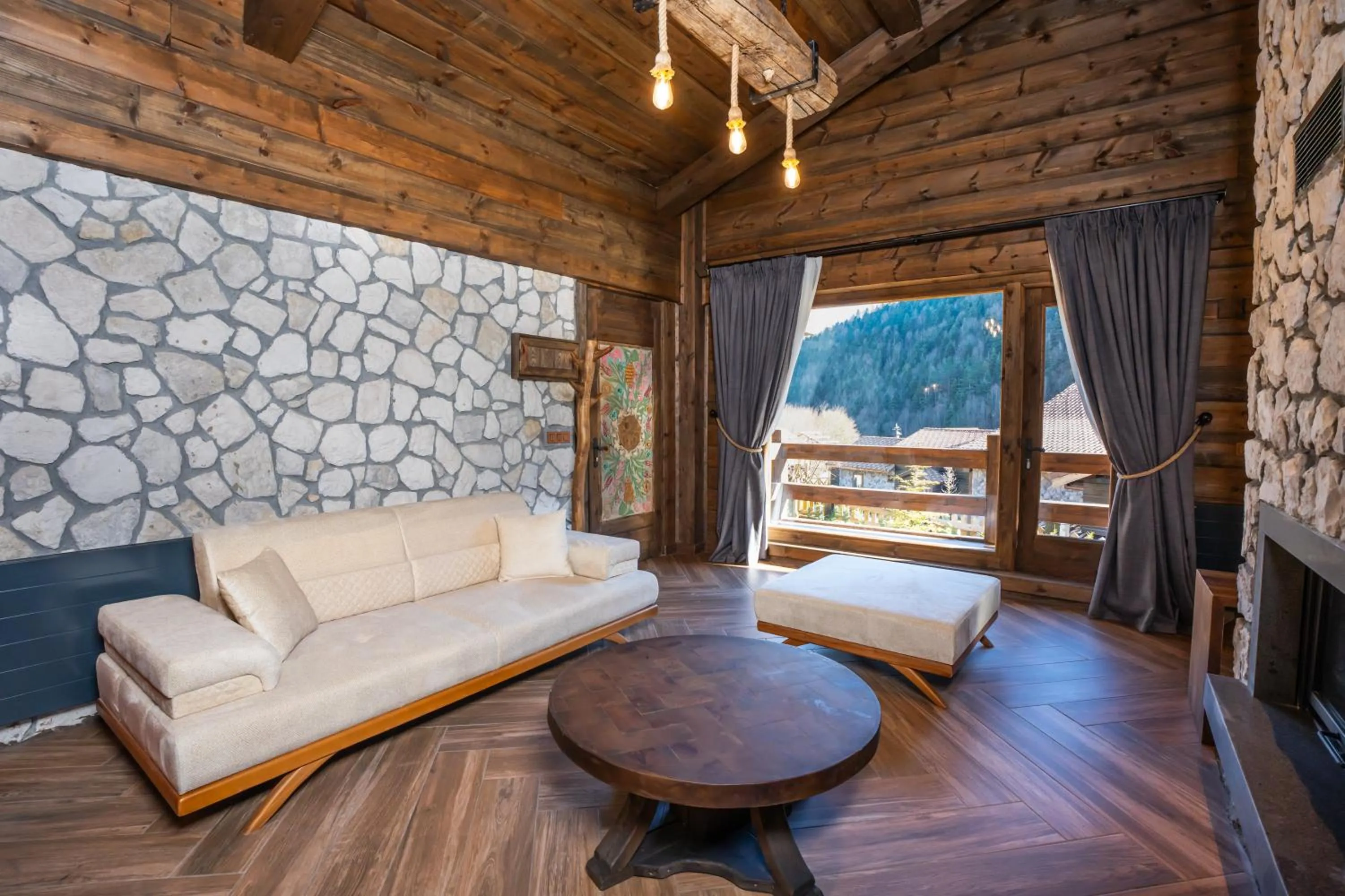 Bİ ABANT MASALI VİLLAGE HOTEL