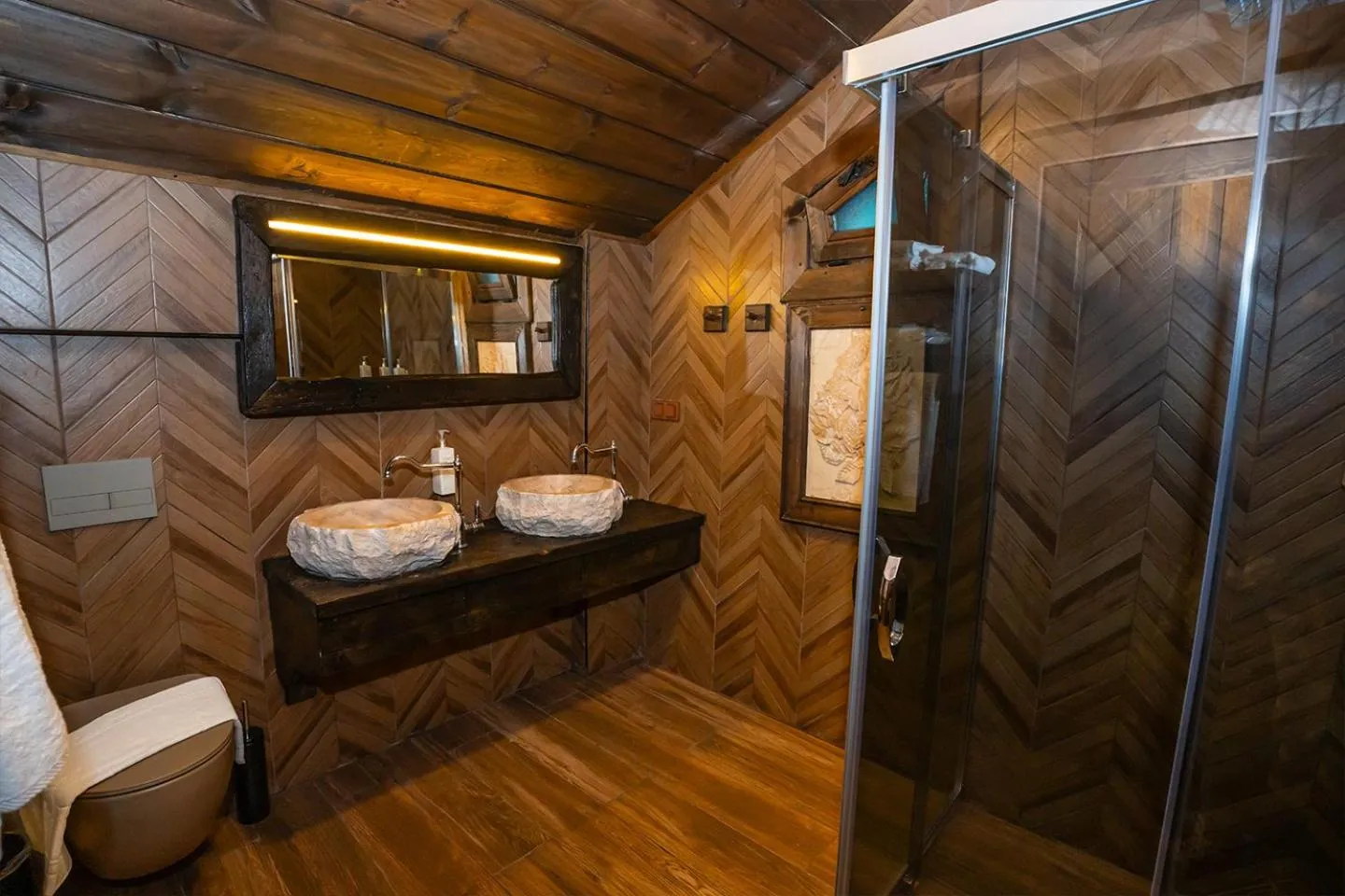 Shower in Bİ ABANT MASALI VİLLAGE HOTEL