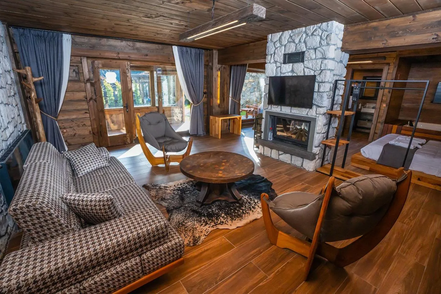 TV and multimedia in Bİ ABANT MASALI VİLLAGE HOTEL