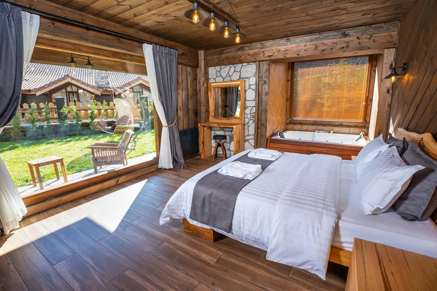 Patio, Bed in Bİ ABANT MASALI VİLLAGE HOTEL