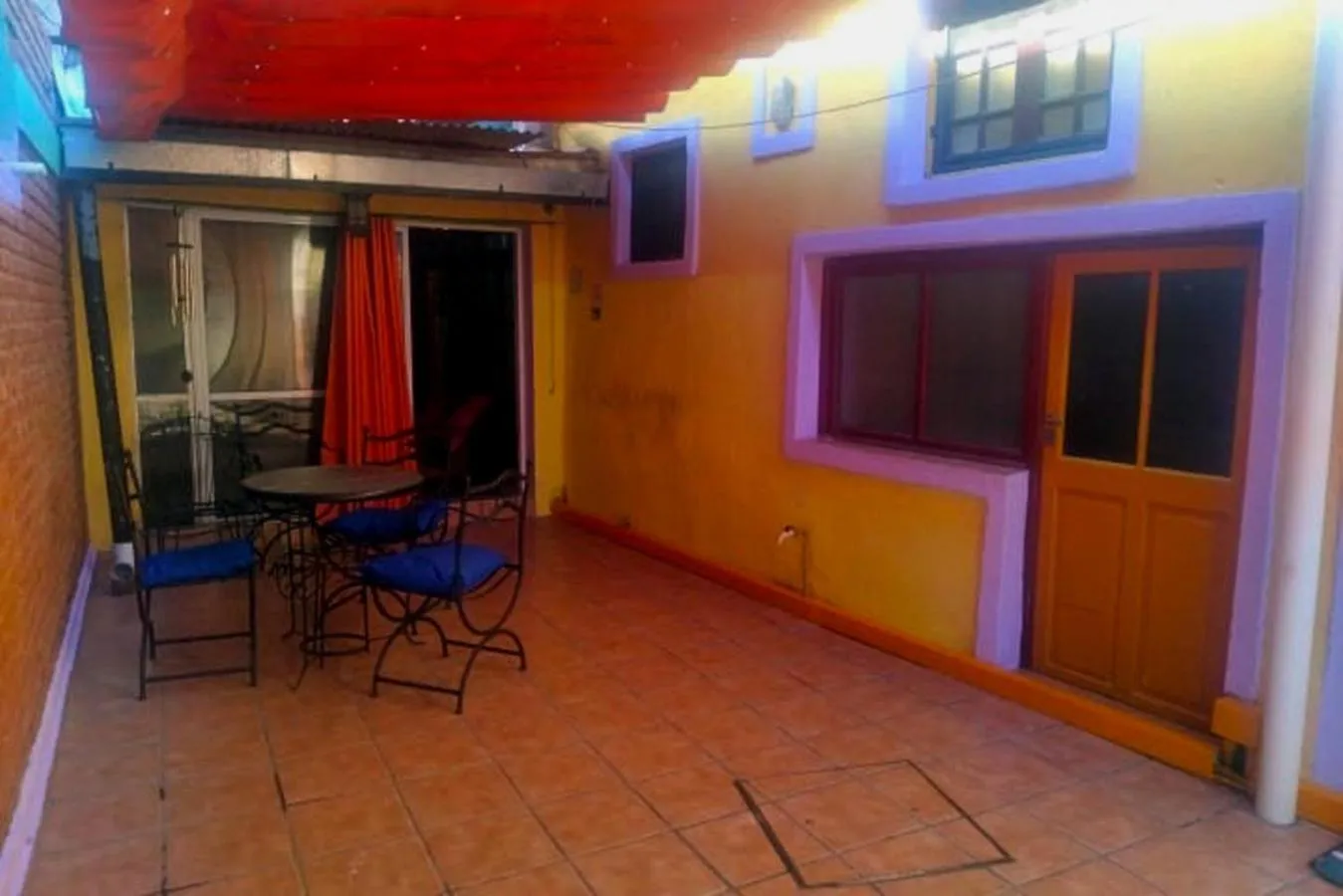 Patio in Intiaconcagua Habitacion familiar con baño privado