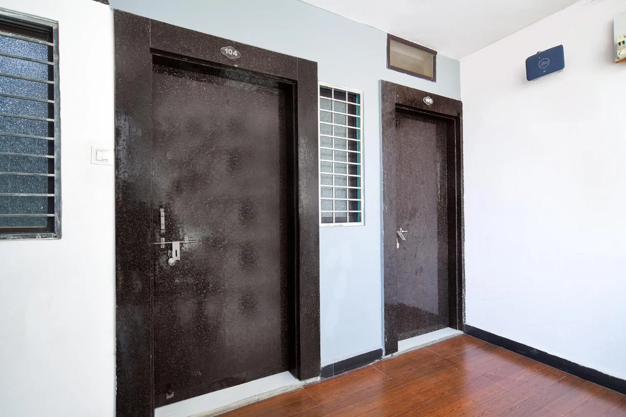 Lobby or reception in FabHotel Shree Moti Palace