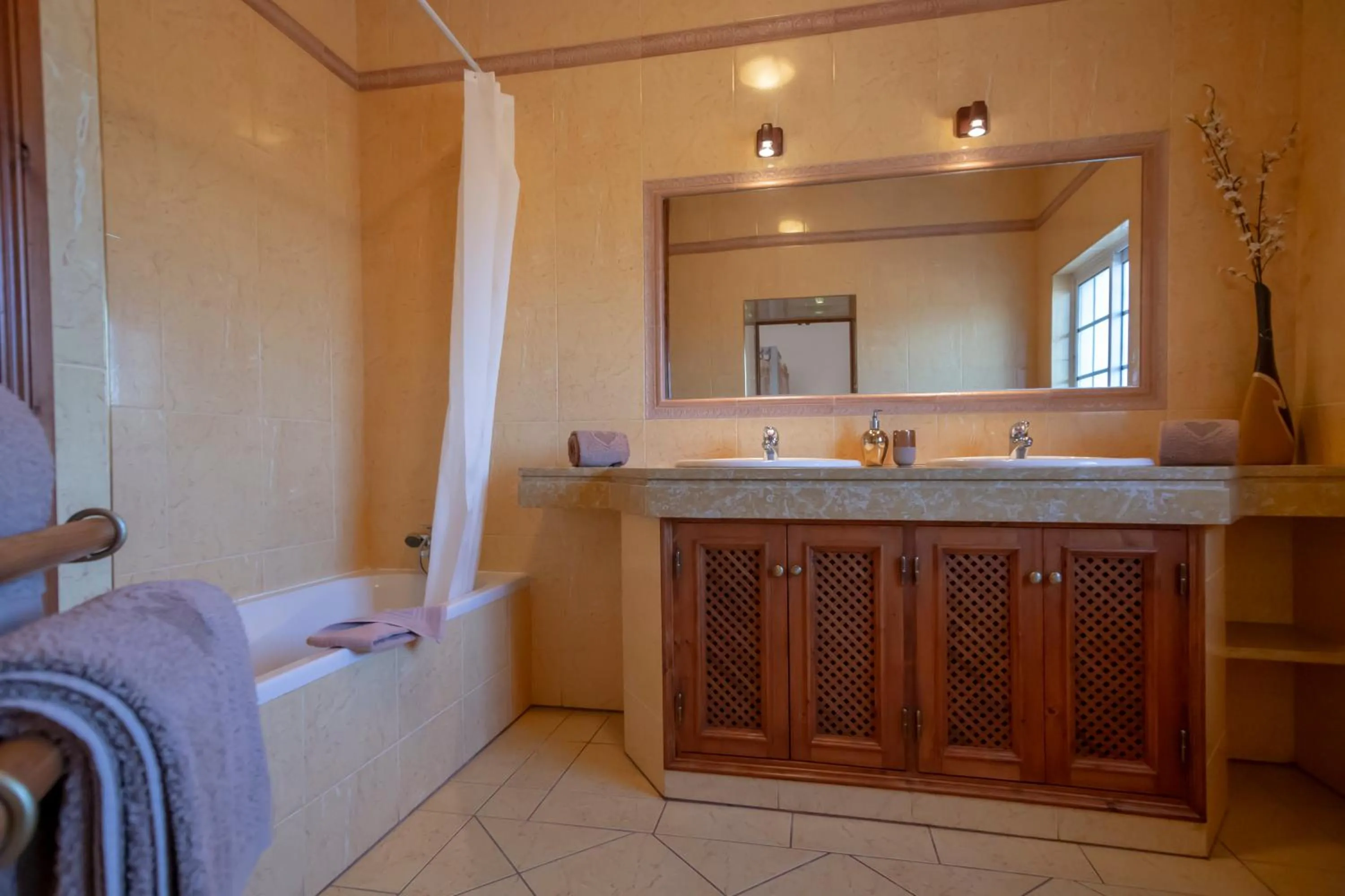Bathroom in Al Meida Guesthouse