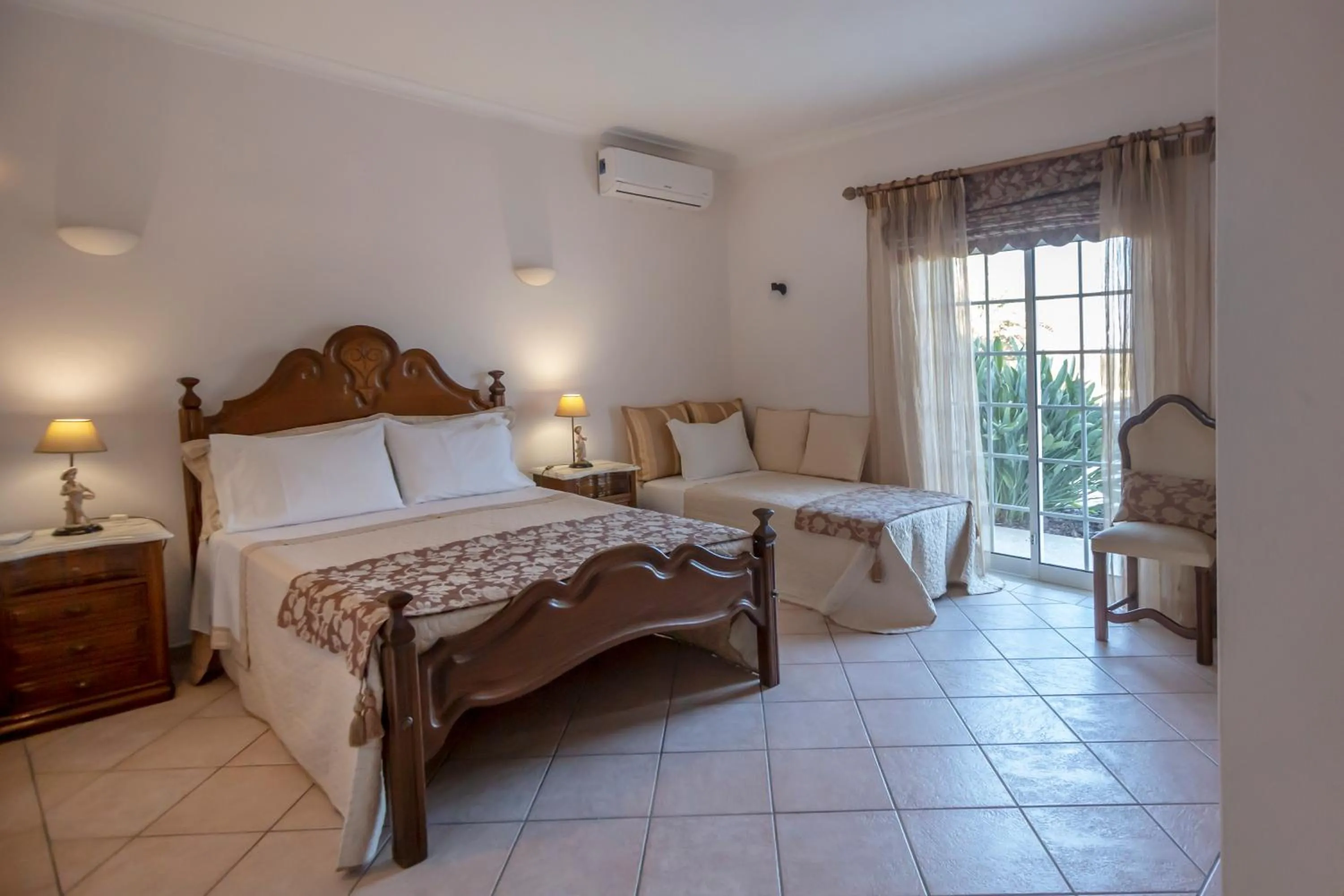 Bedroom, Bed in Al Meida Guesthouse