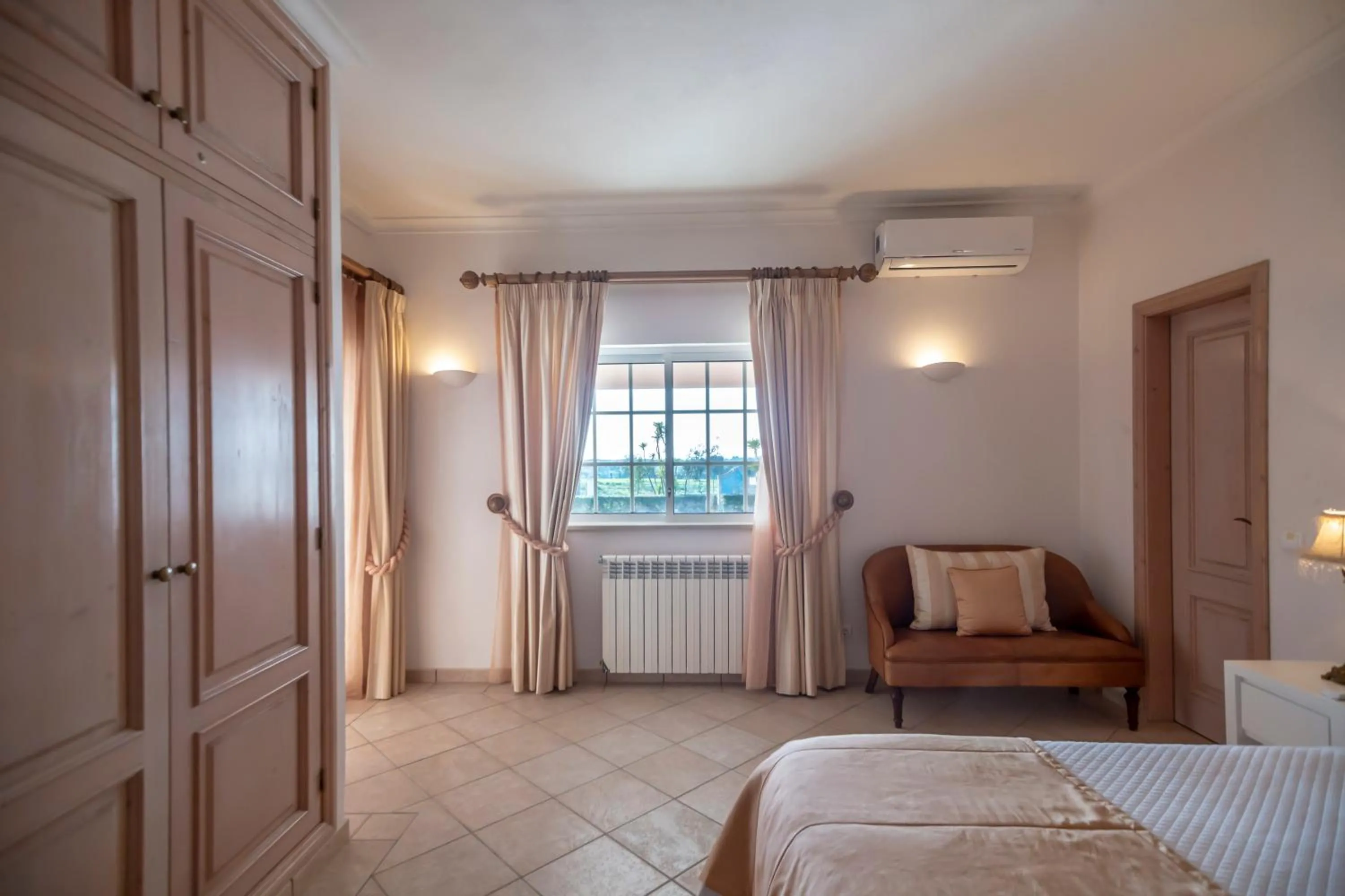 Bedroom, Bed in Al Meida Guesthouse
