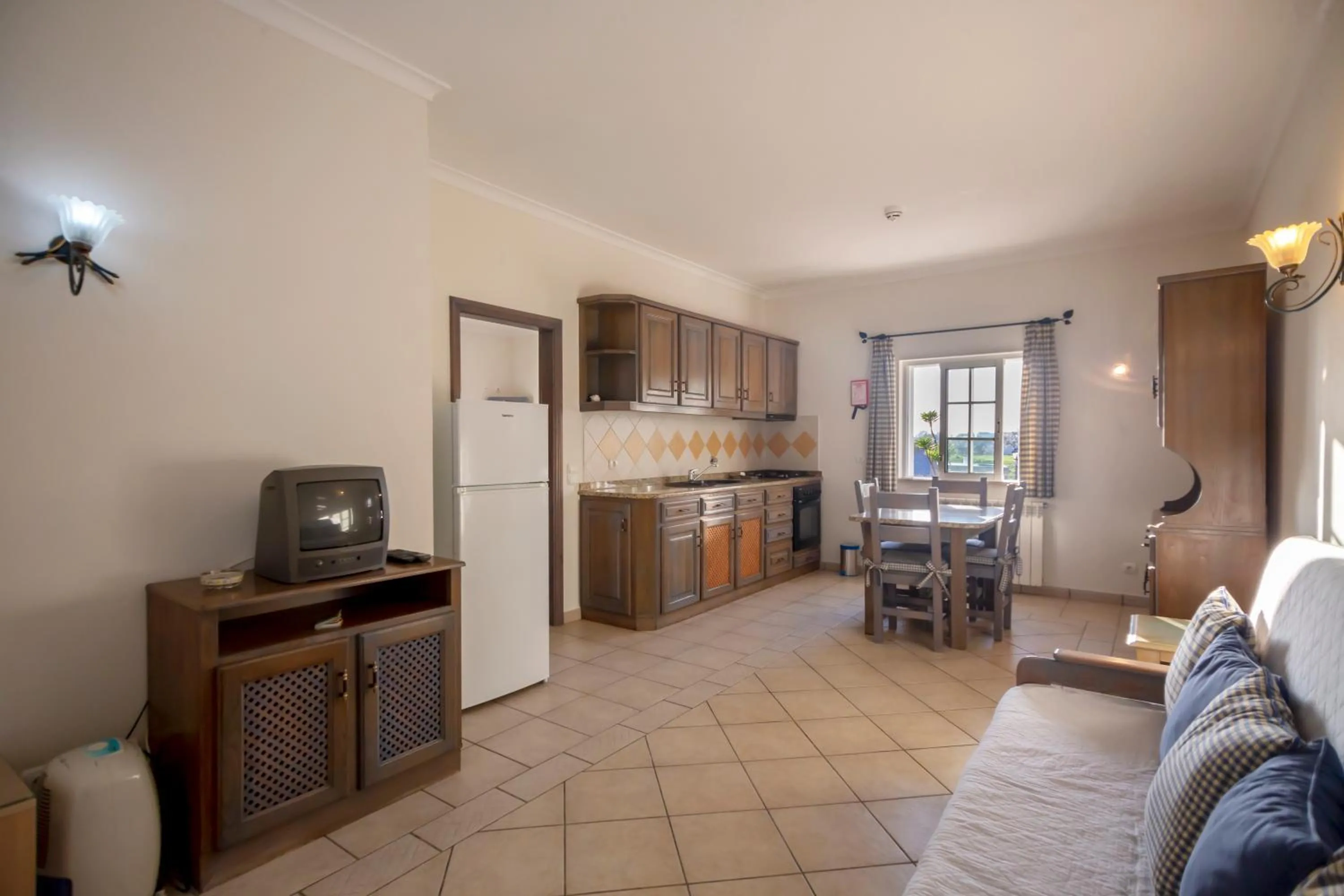 Kitchen or kitchenette in Al Meida Guesthouse