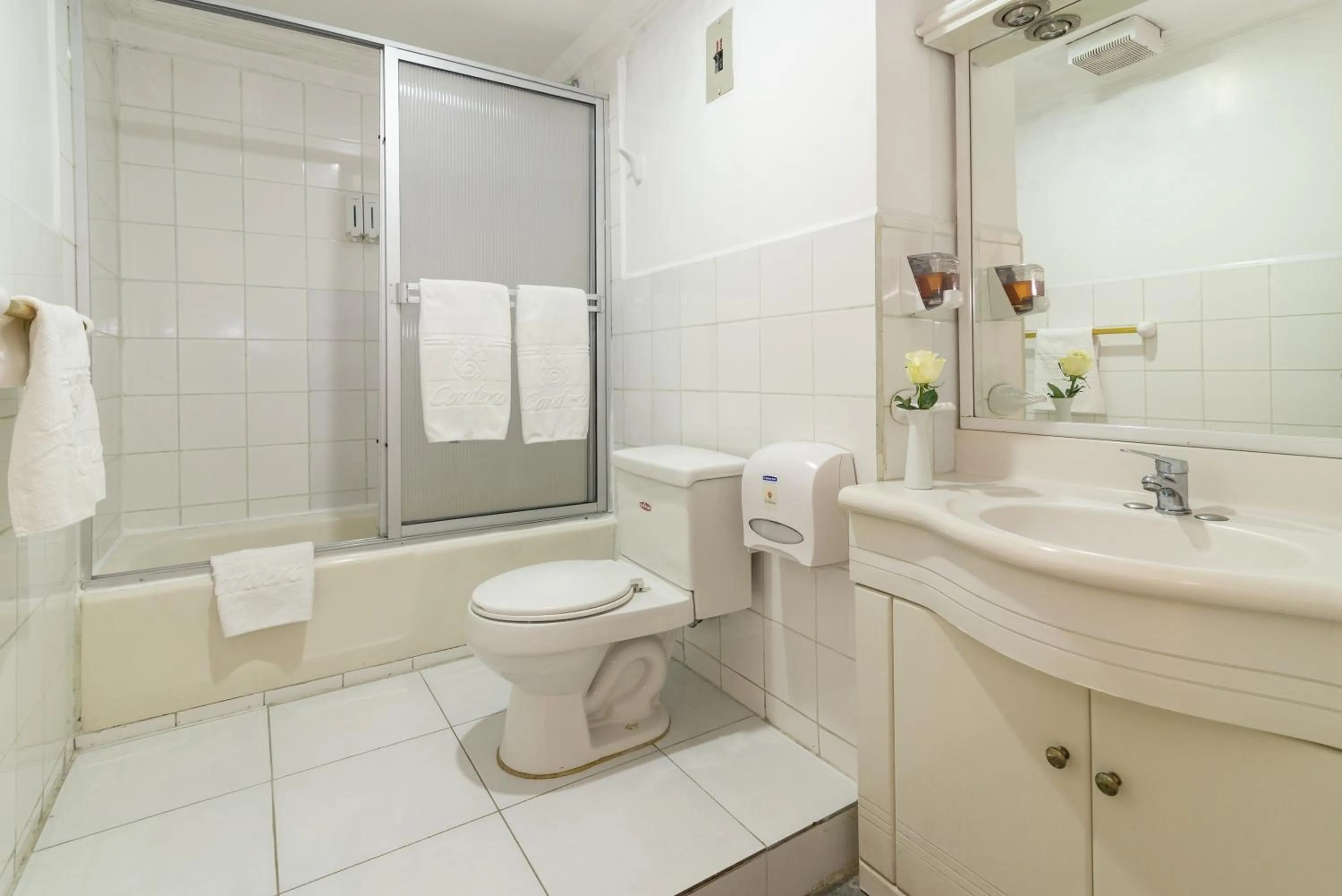 Bathroom in Hotel Cordero