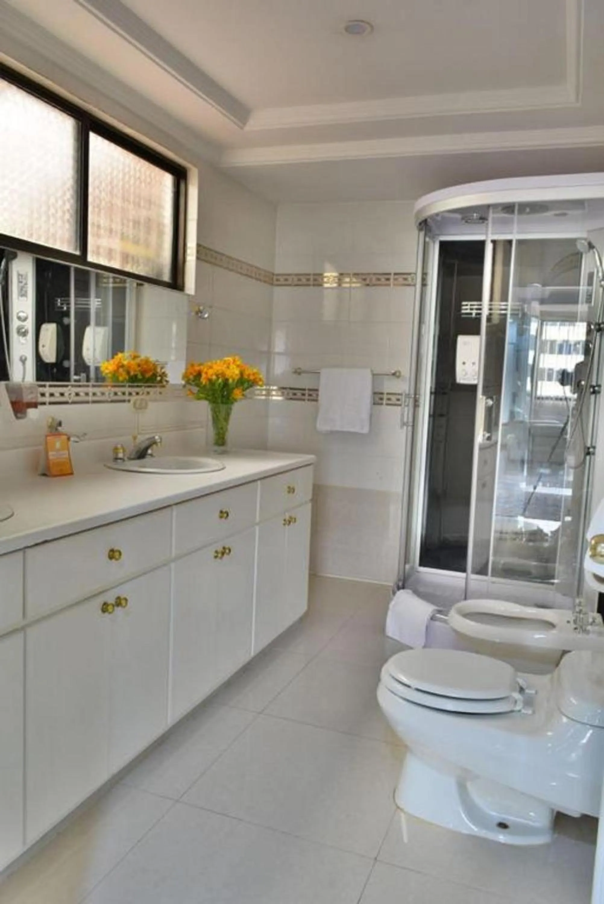 Bathroom in Hotel Cordero