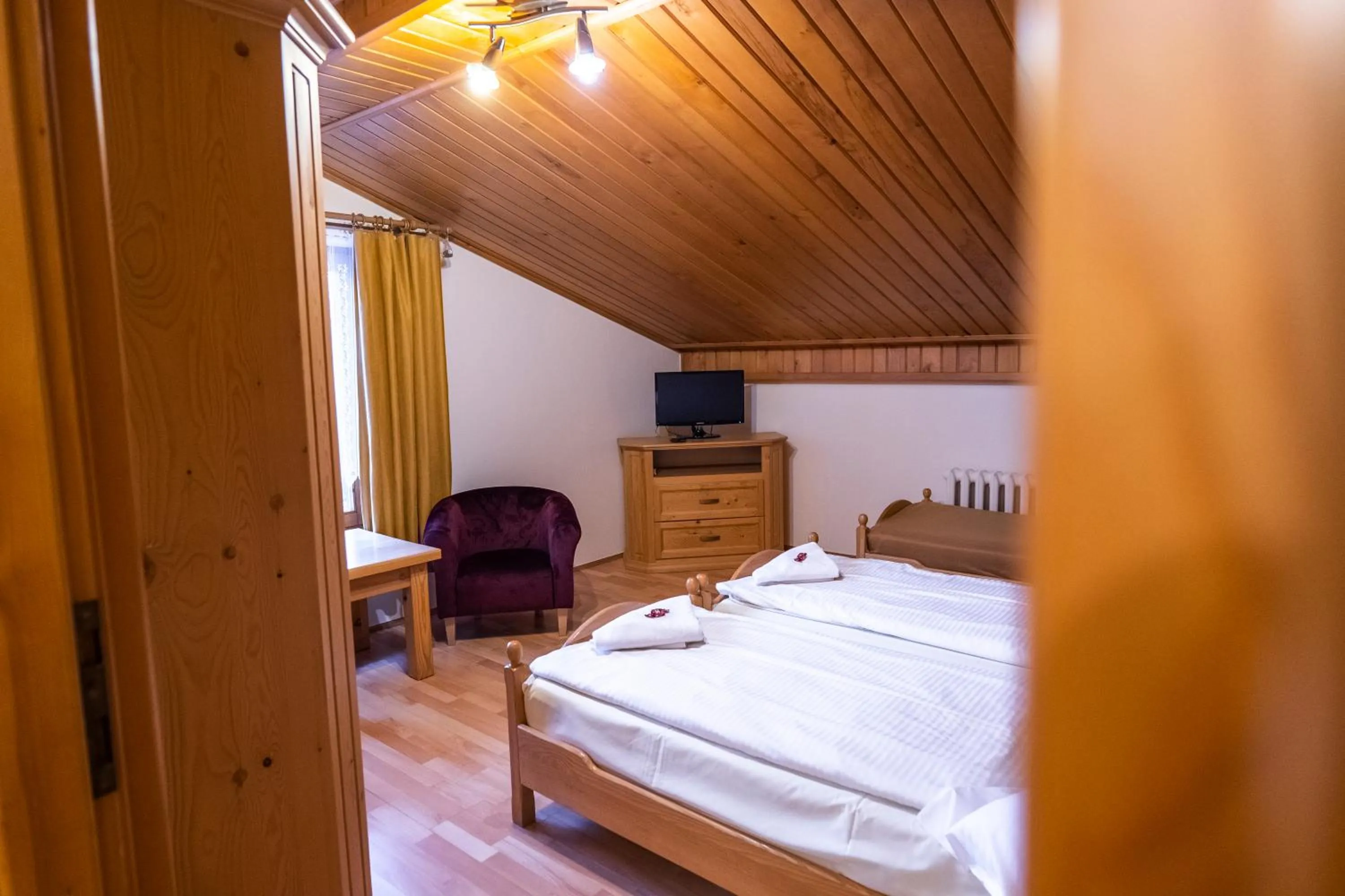 Photo of the whole room, Bed in Willa Emilia