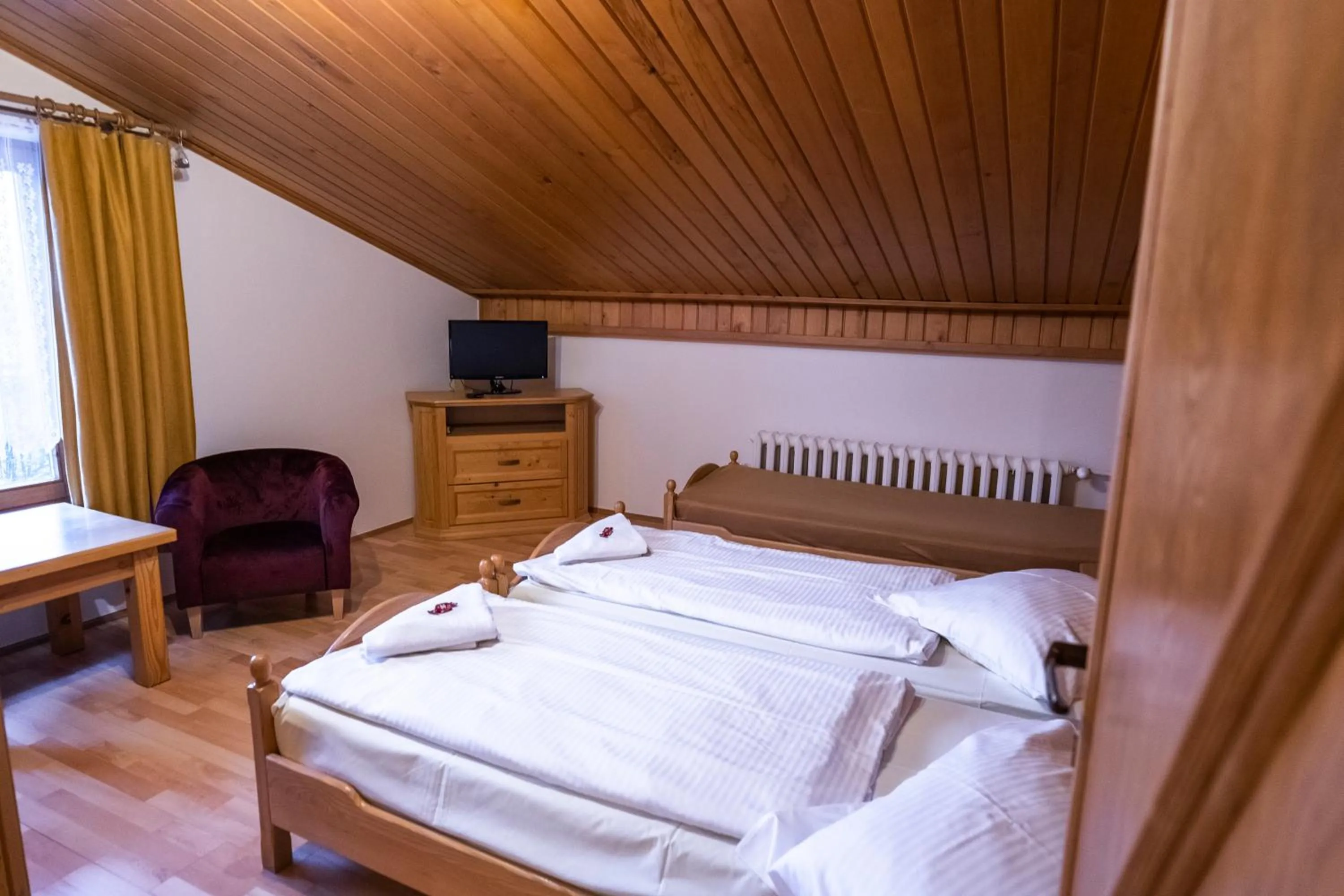 Photo of the whole room, Bed in Willa Emilia