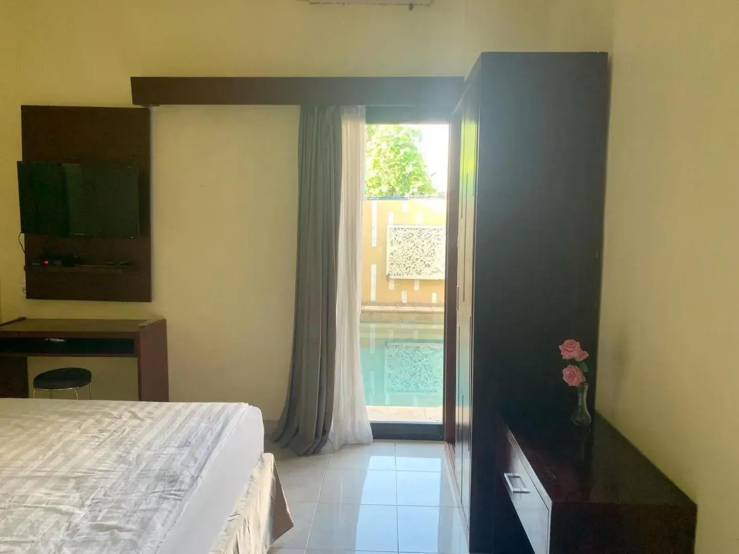 View (from property/room), Bed in Cozy Palm Villa View (from property/room), Bed in Cozy Palm Villa
