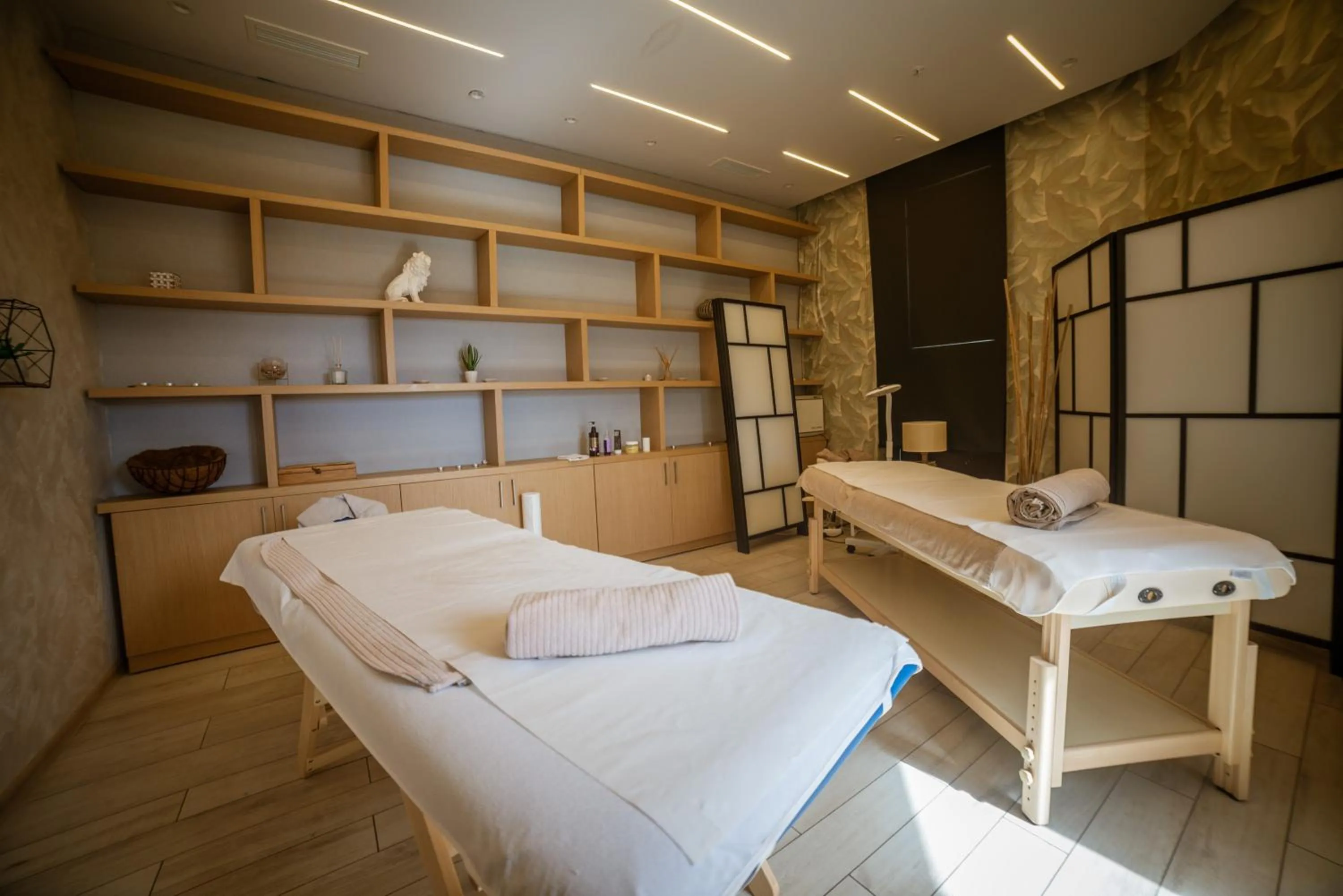 Massage, Bed in Hotel Imperial Conference & Spa