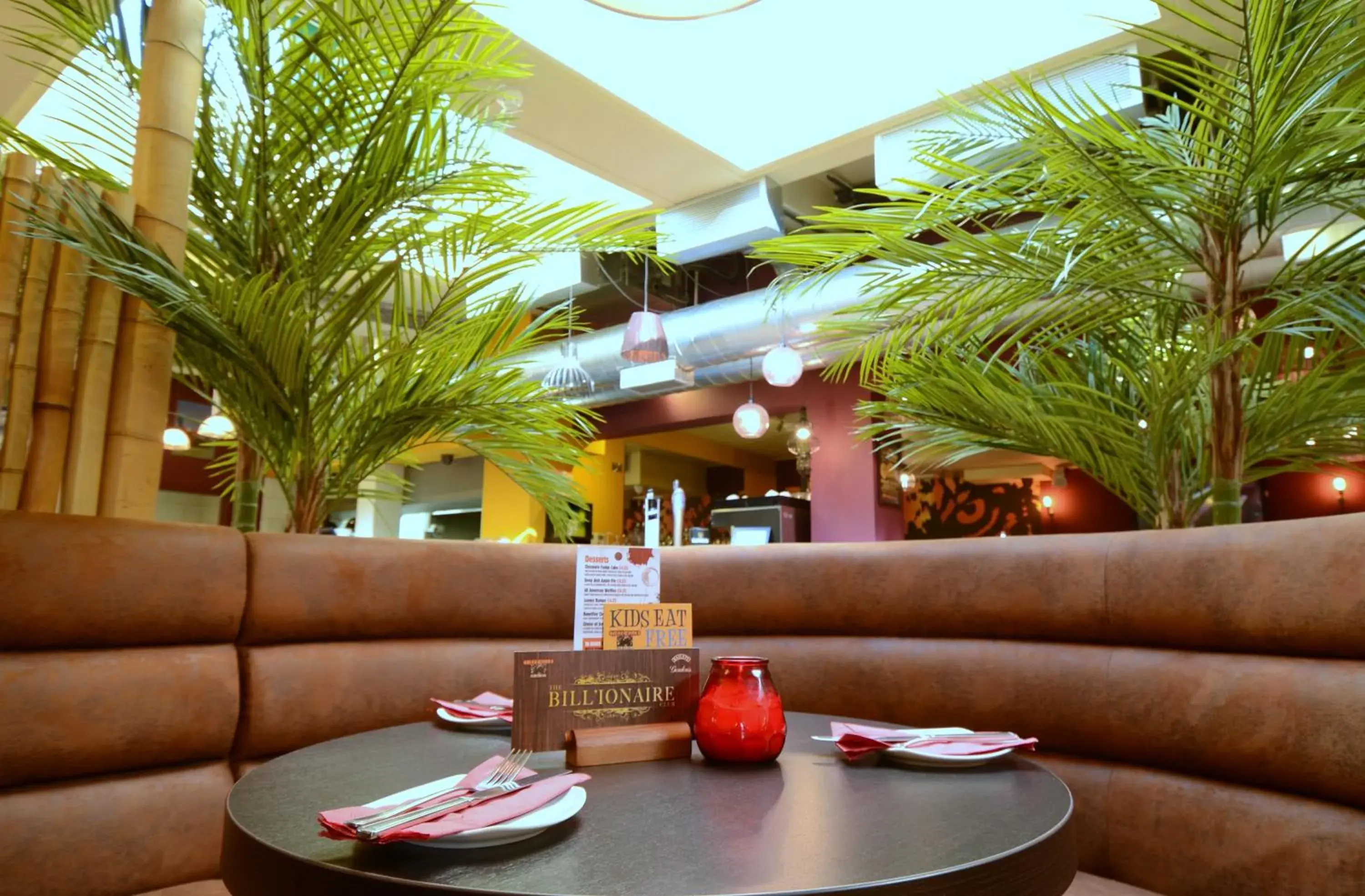 Lounge or bar in Pelican London Hotel and Residence Lounge or bar in Pelican London Hotel and Residence