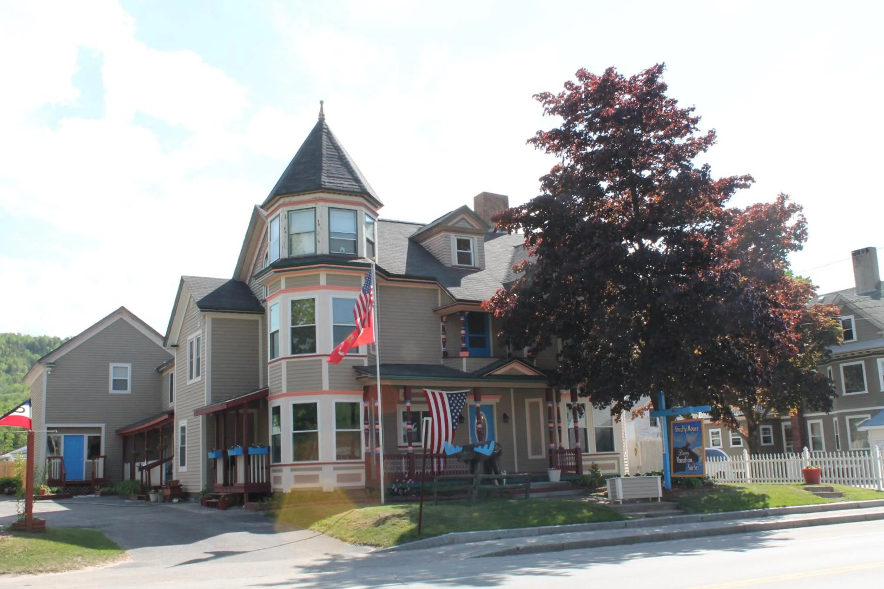 Property building in Strictly Moose Luxury Vacation Suites