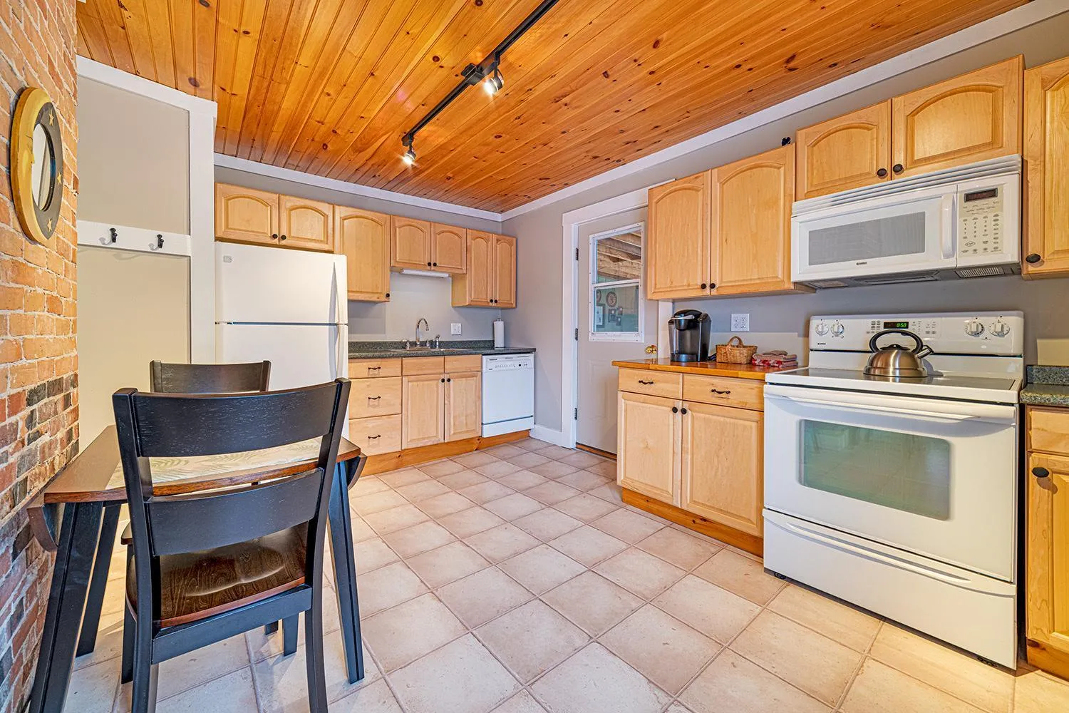 Strictly Moose Luxury Vacation Suites