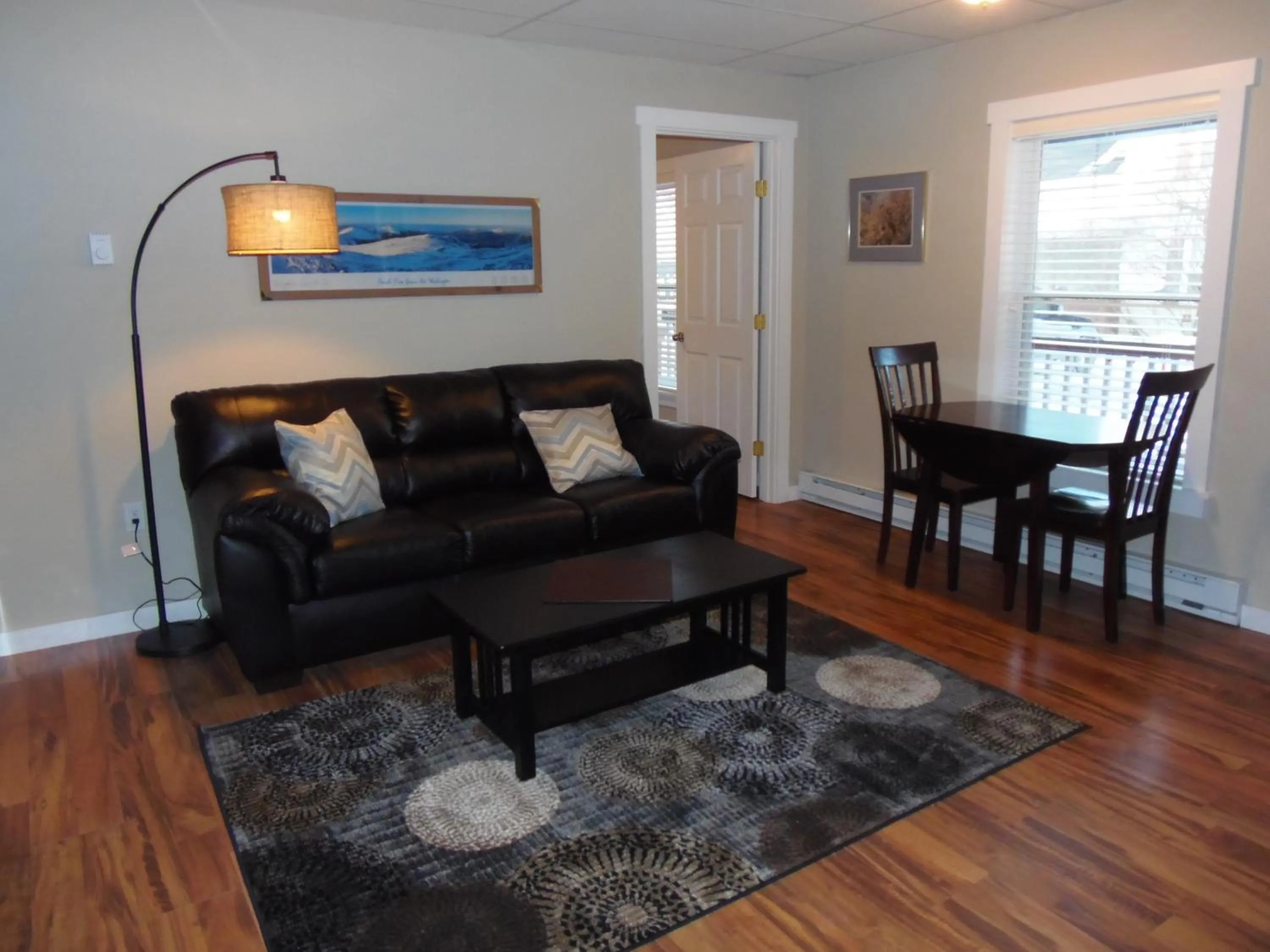 Living room in Strictly Moose Luxury Vacation Suites