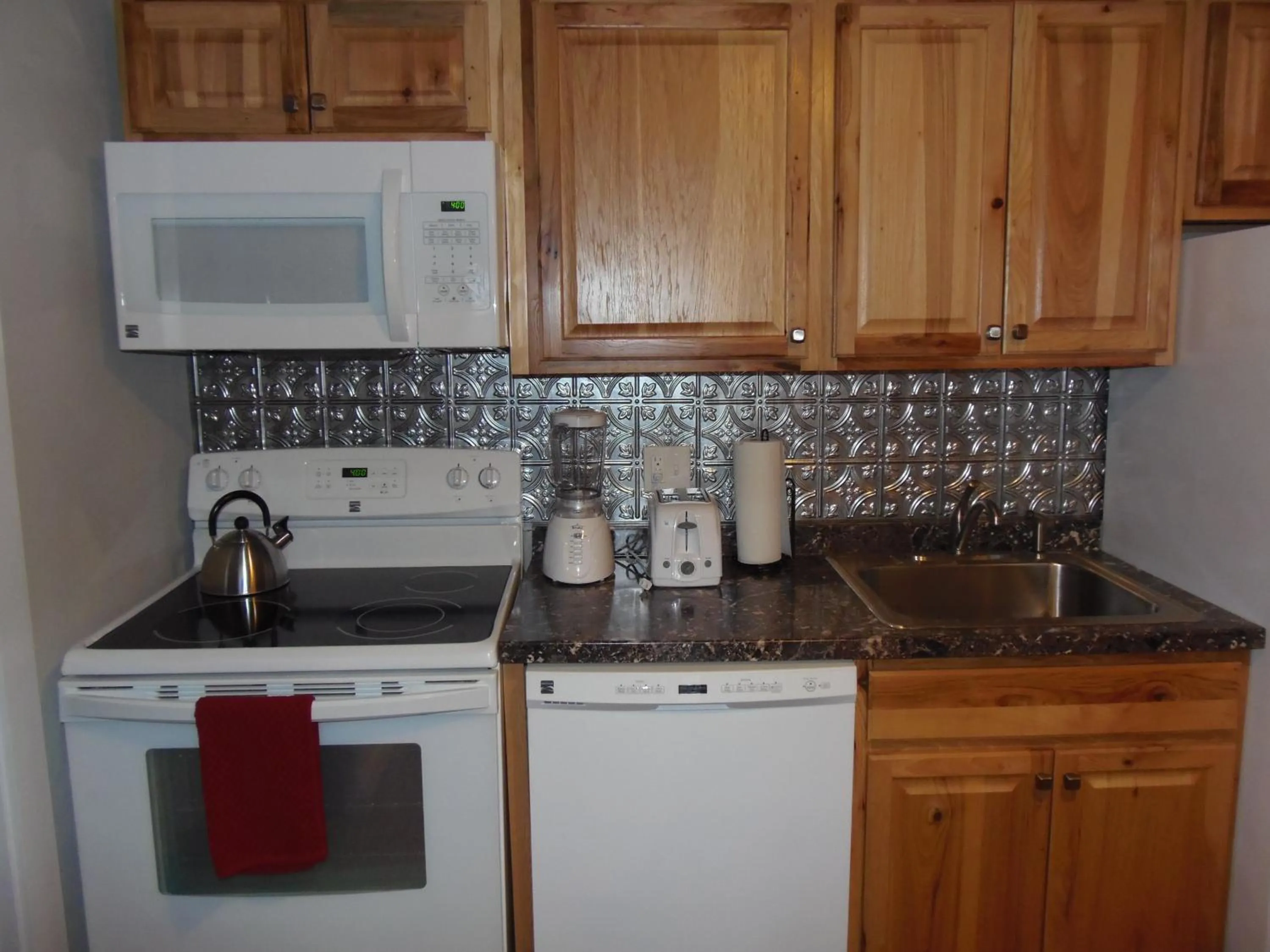 Kitchen or kitchenette in Strictly Moose Luxury Vacation Suites