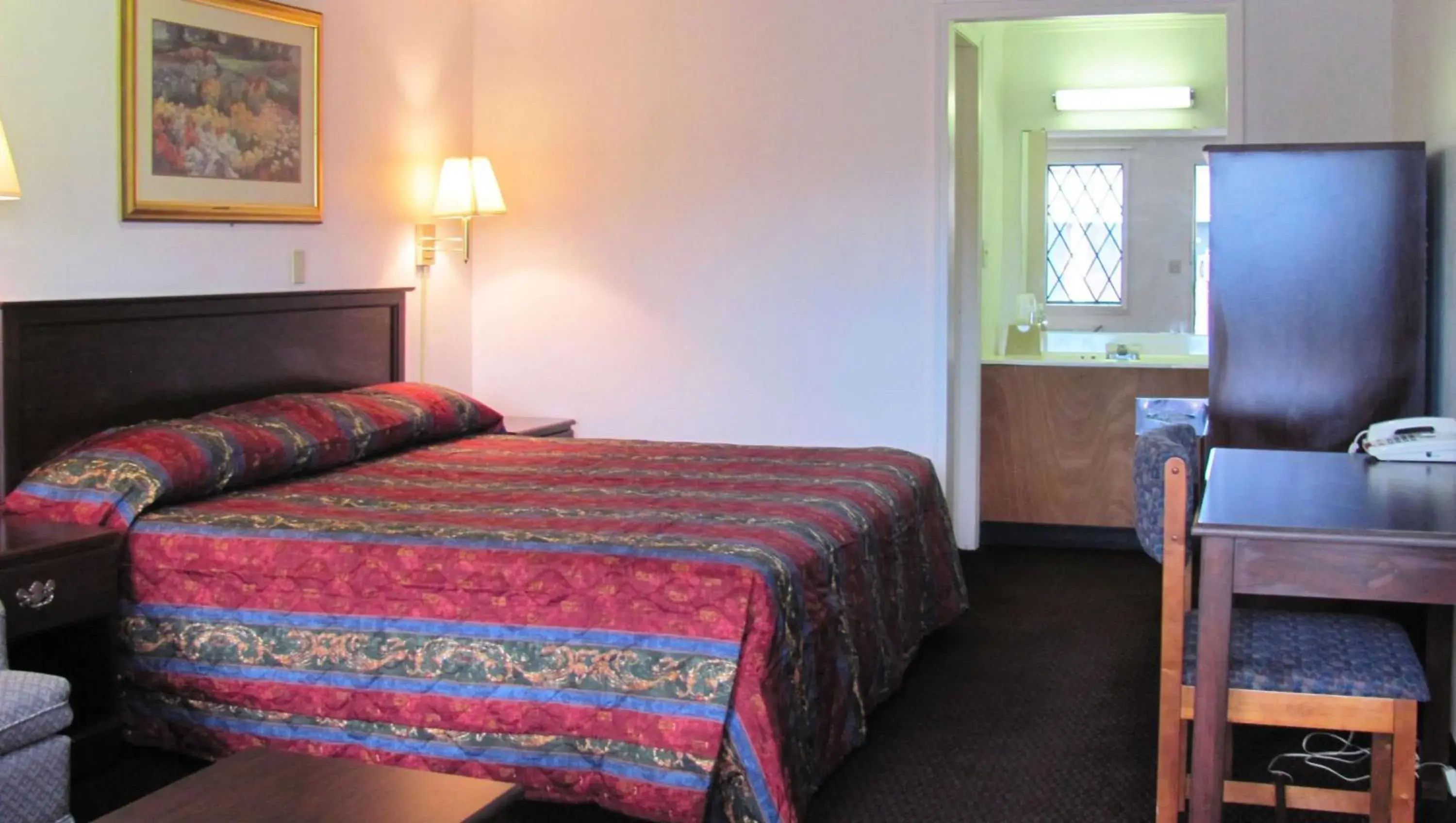 Photo of the whole room, Bed in M Star Columbus North Photo of the whole room, Bed in M Star Columbus North