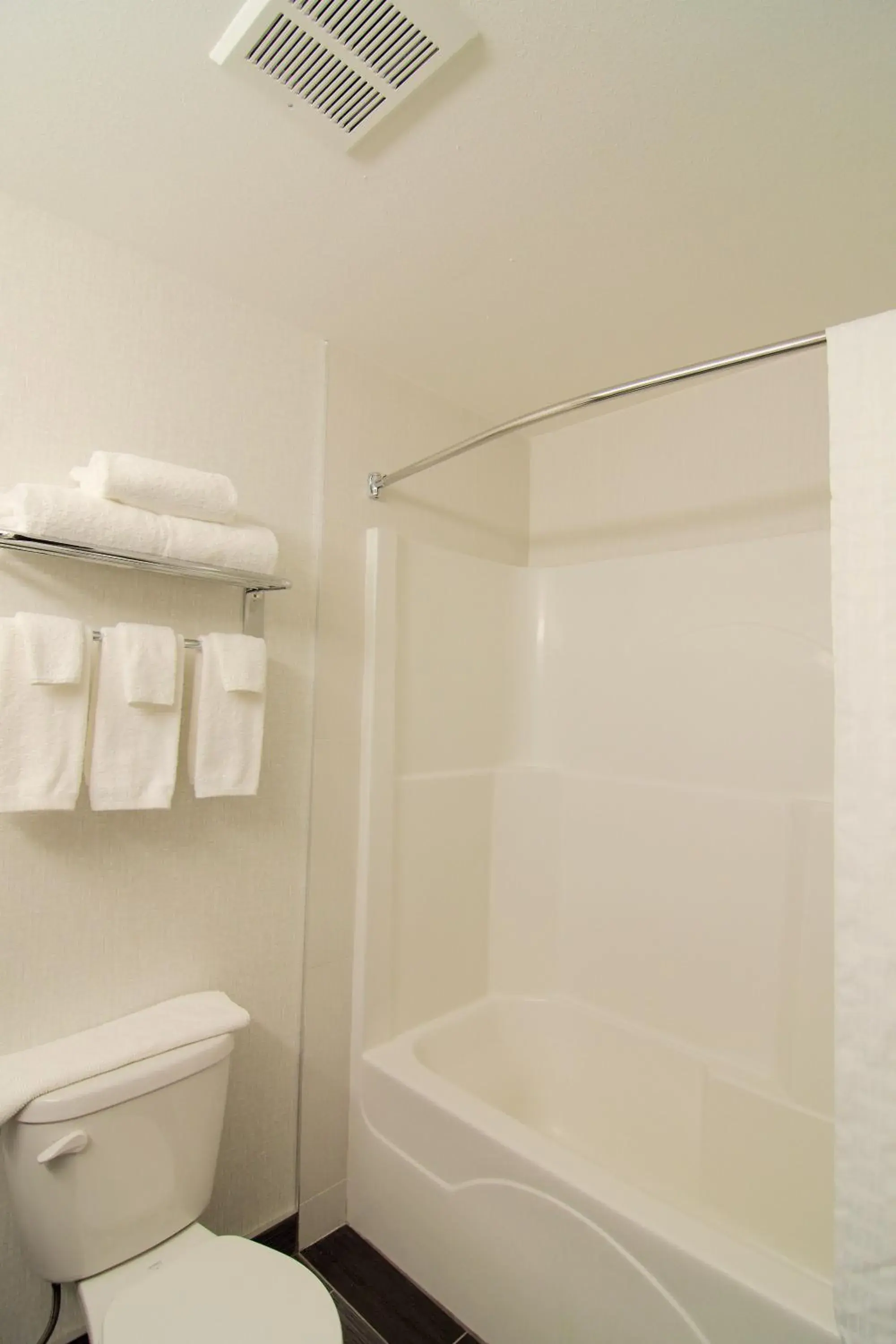 Bathroom in Paradise Inn and Suites Redwater Bathroom in Paradise Inn and Suites Redwater