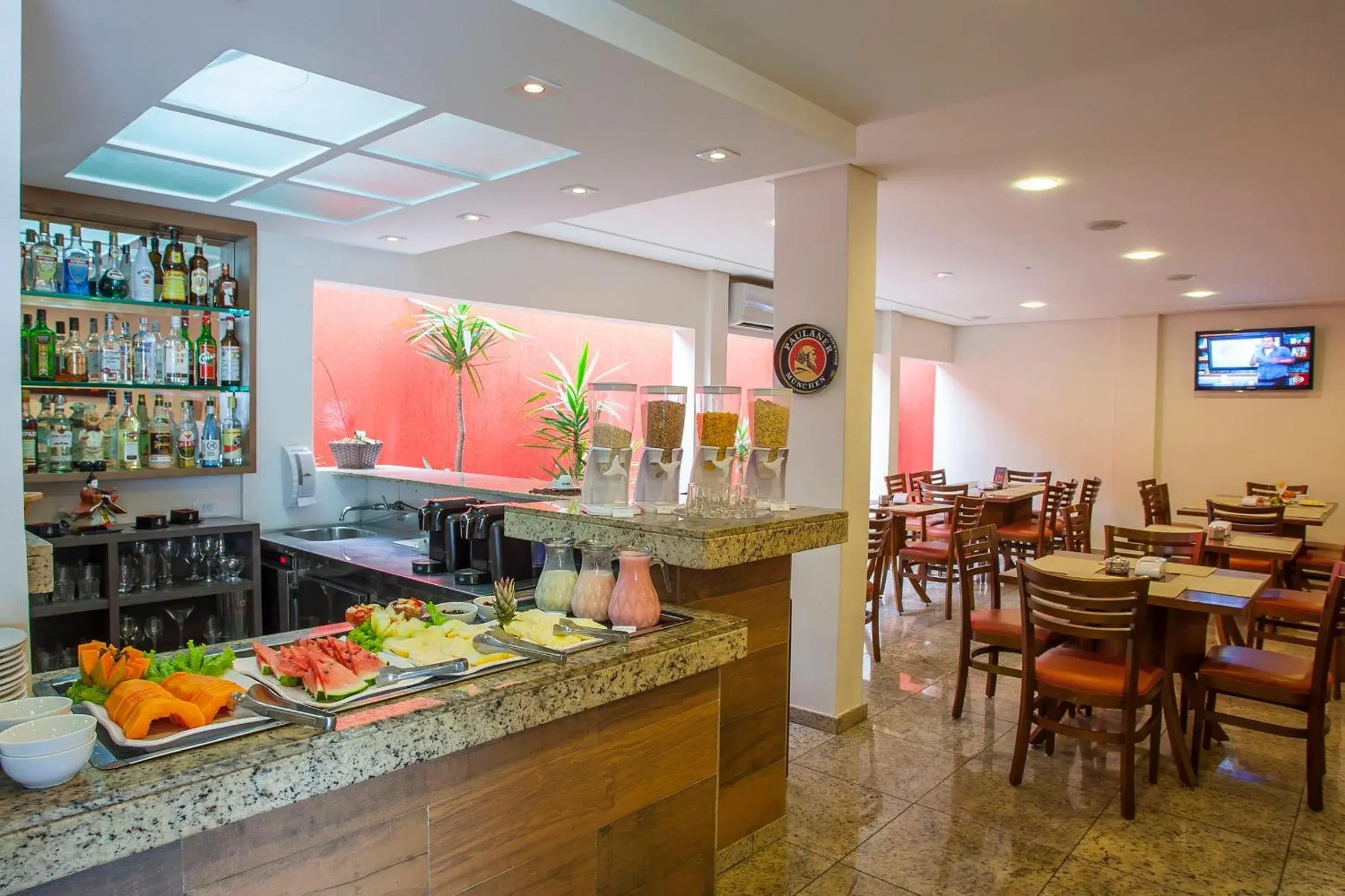 Restaurant/places to eat in Hotel Arujá Restaurant/places to eat in Hotel Arujá