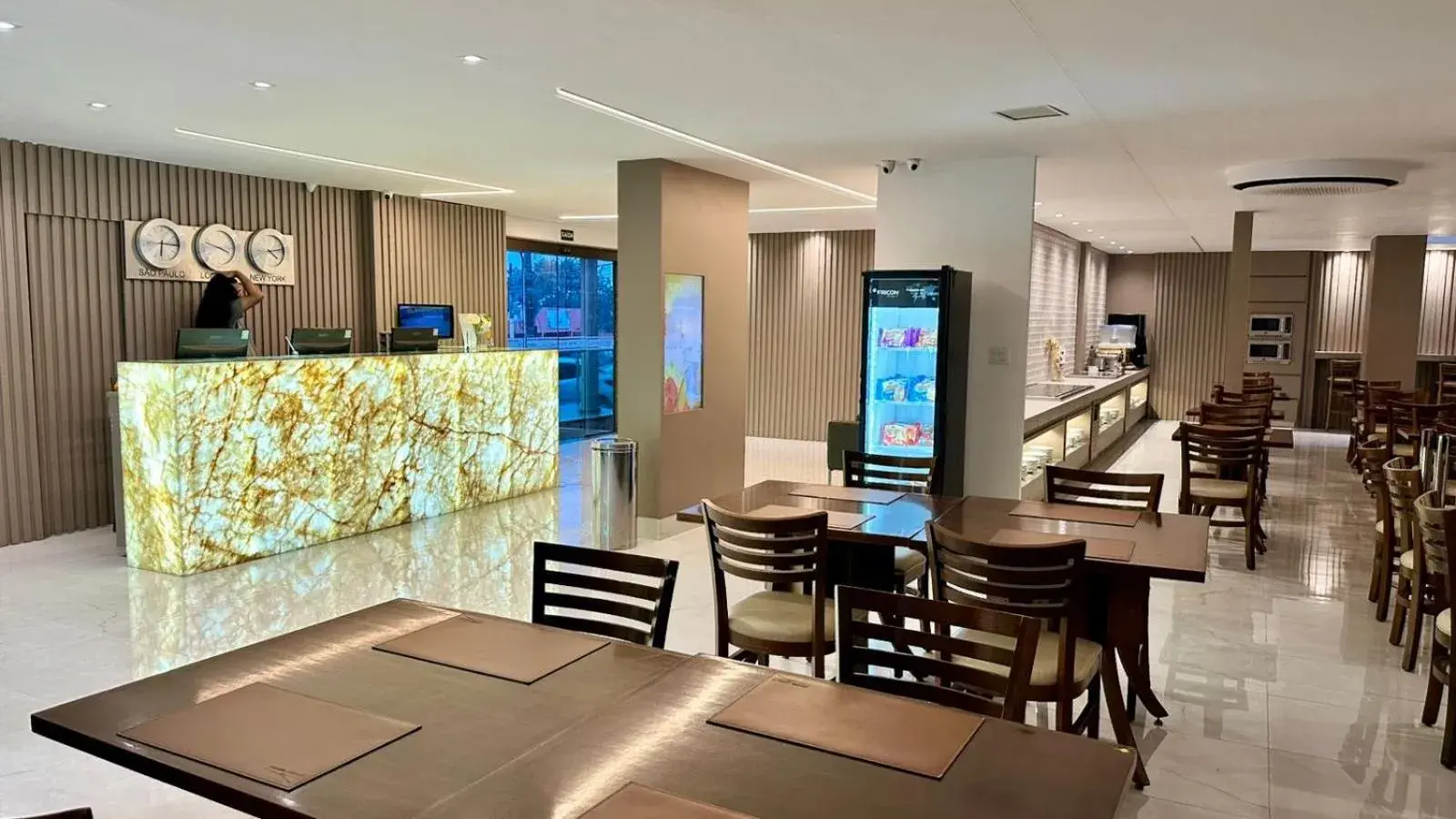 Restaurant/places to eat in Hotel Arujá Restaurant/places to eat in Hotel Arujá