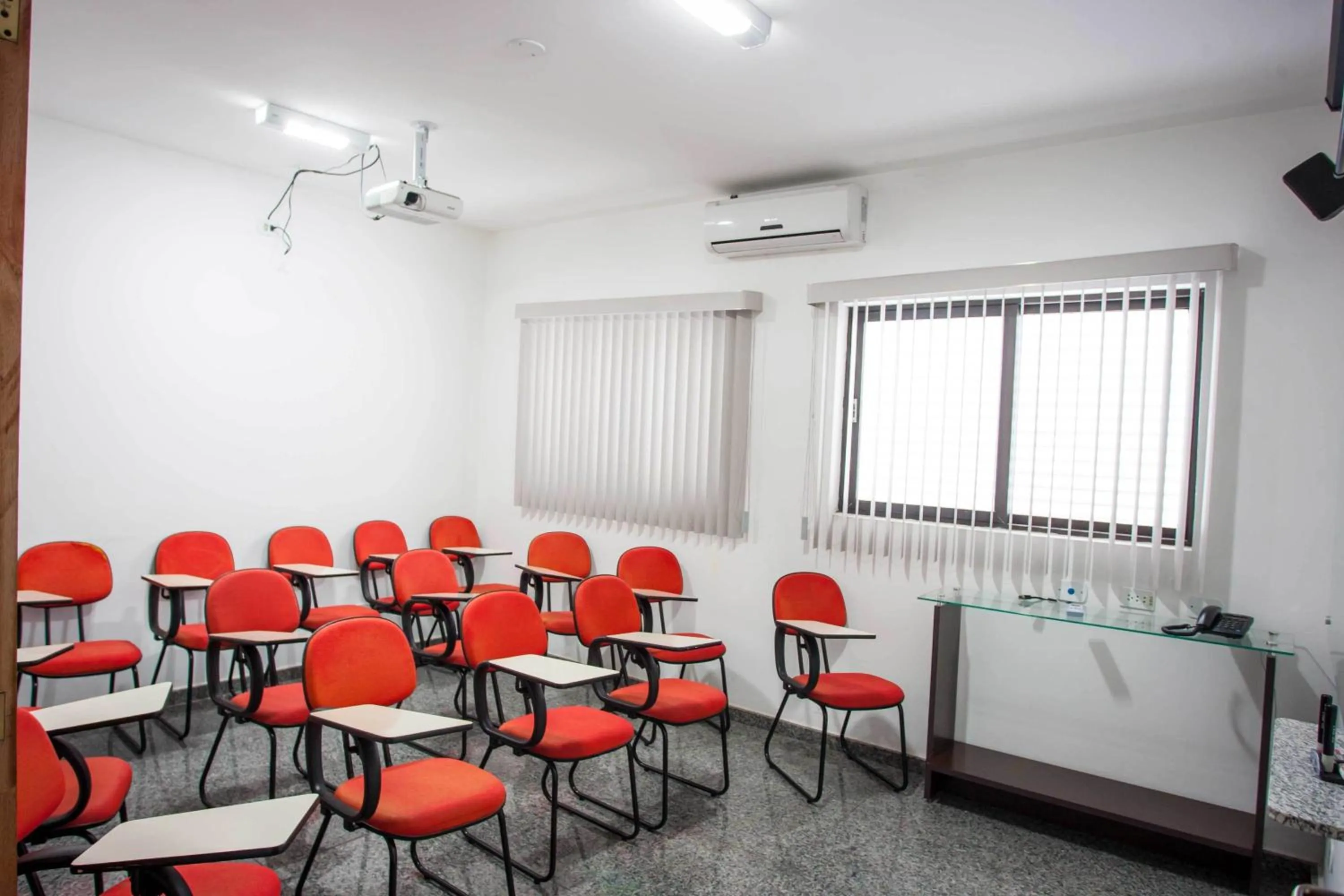 Staff in Hotel Arujá