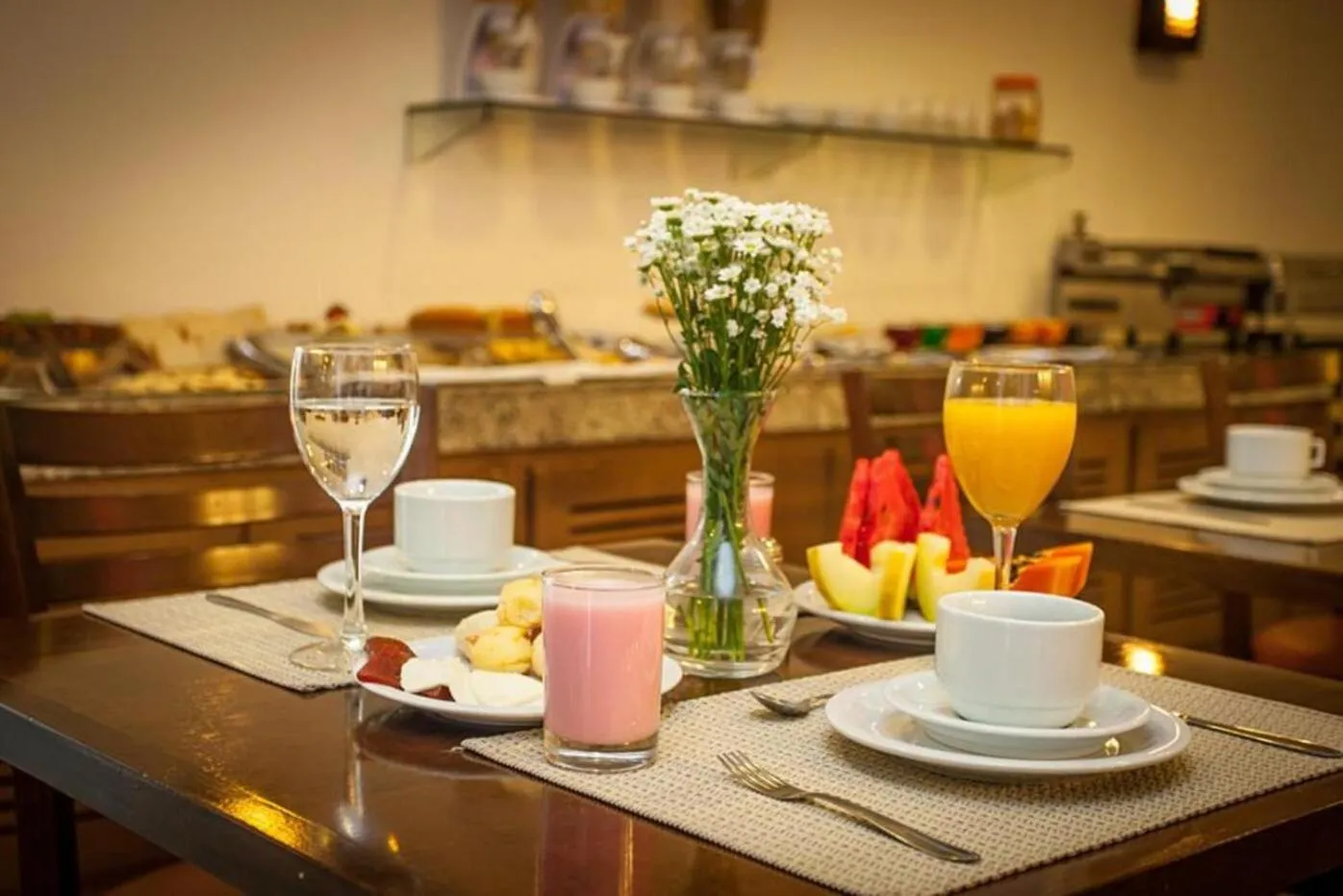 Restaurant/places to eat in Hotel Arujá