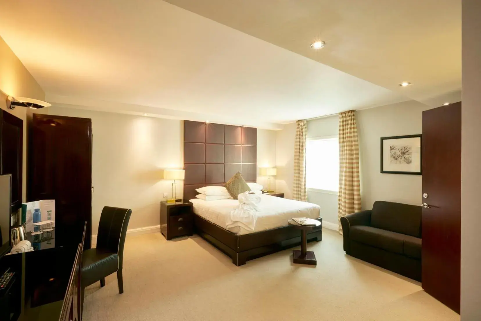 Bed in Stamford Bridge Hotel London Bed in Stamford Bridge Hotel London