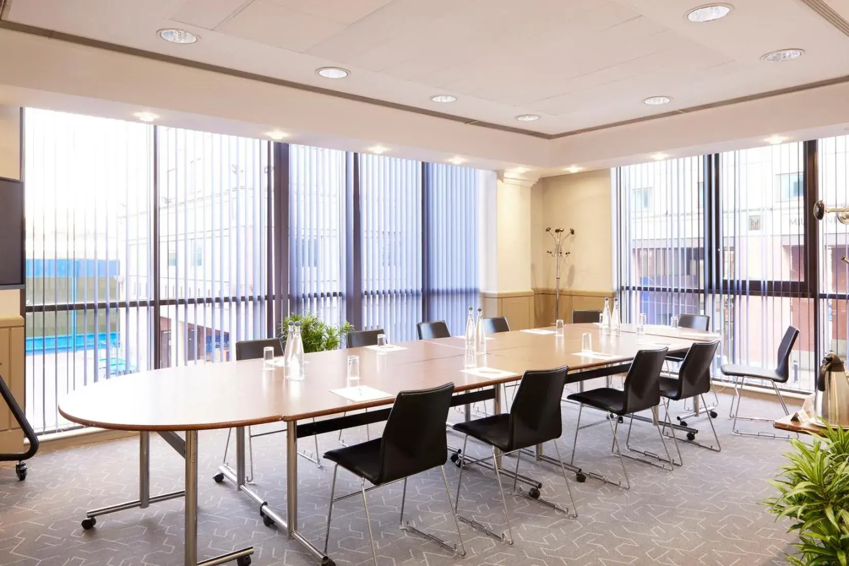 TV and multimedia in Stamford Bridge Hotel London TV and multimedia in Stamford Bridge Hotel London