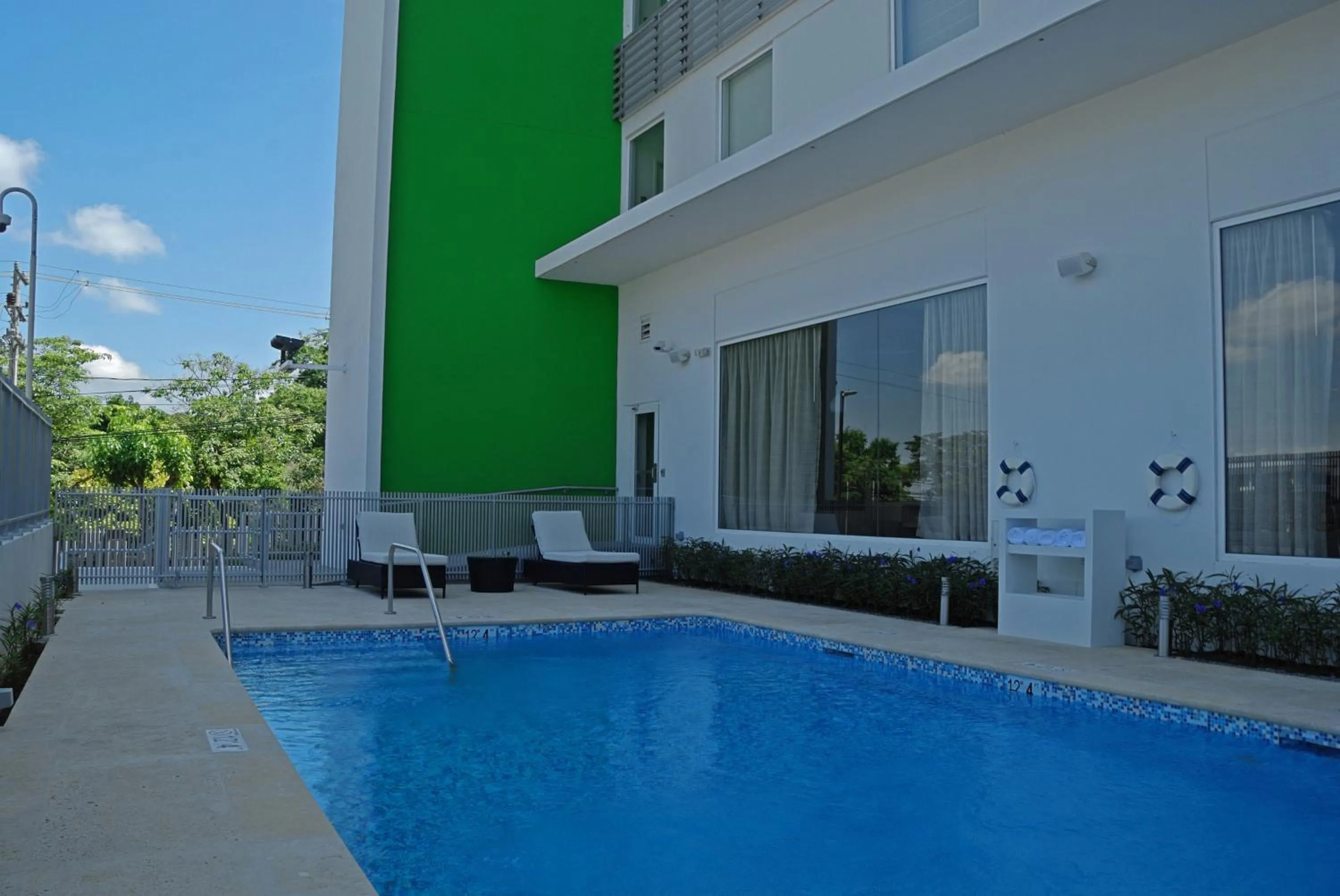 Swimming pool in Holiday Inn Express Managua by IHG
