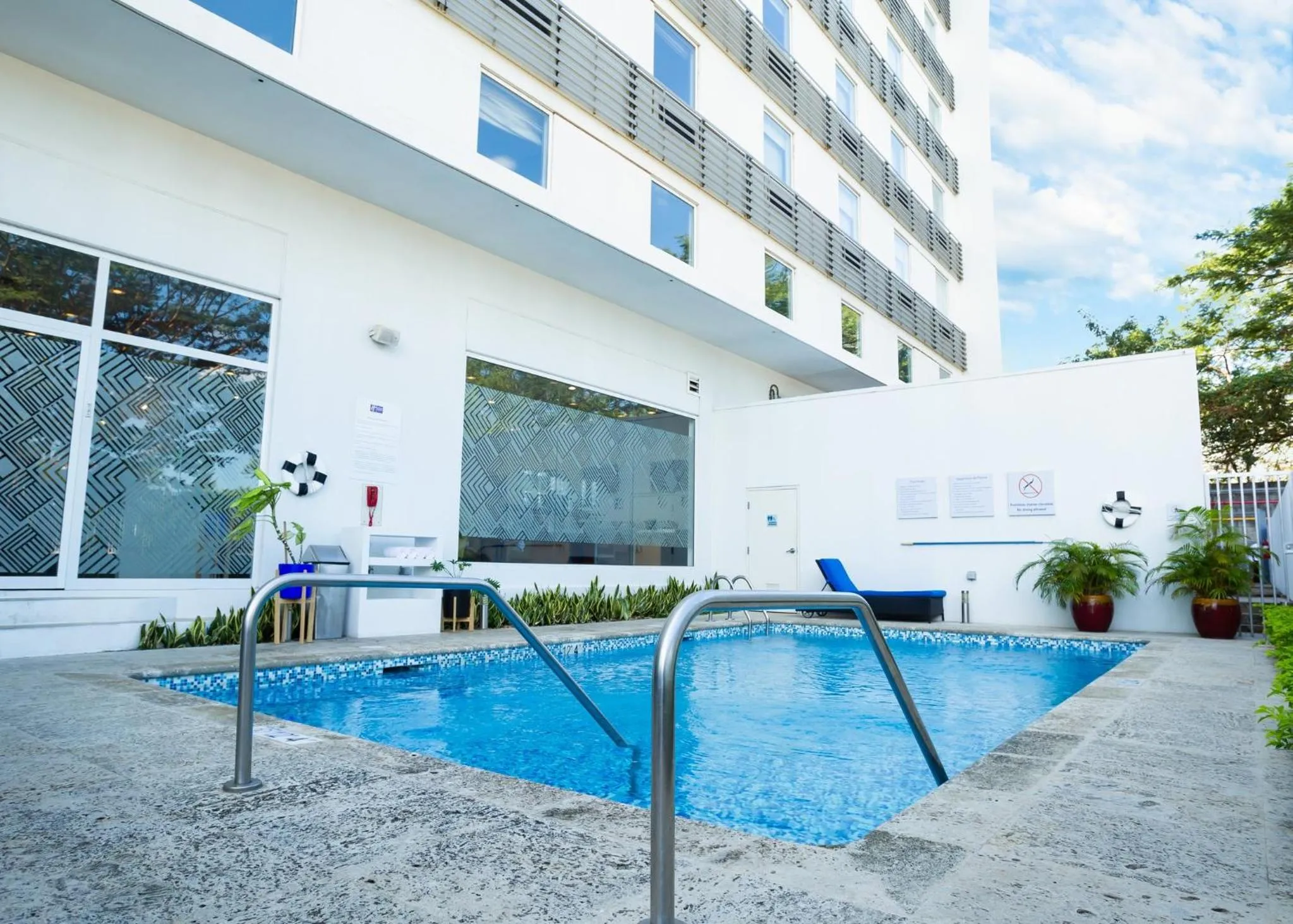 Swimming pool in Holiday Inn Express Managua by IHG