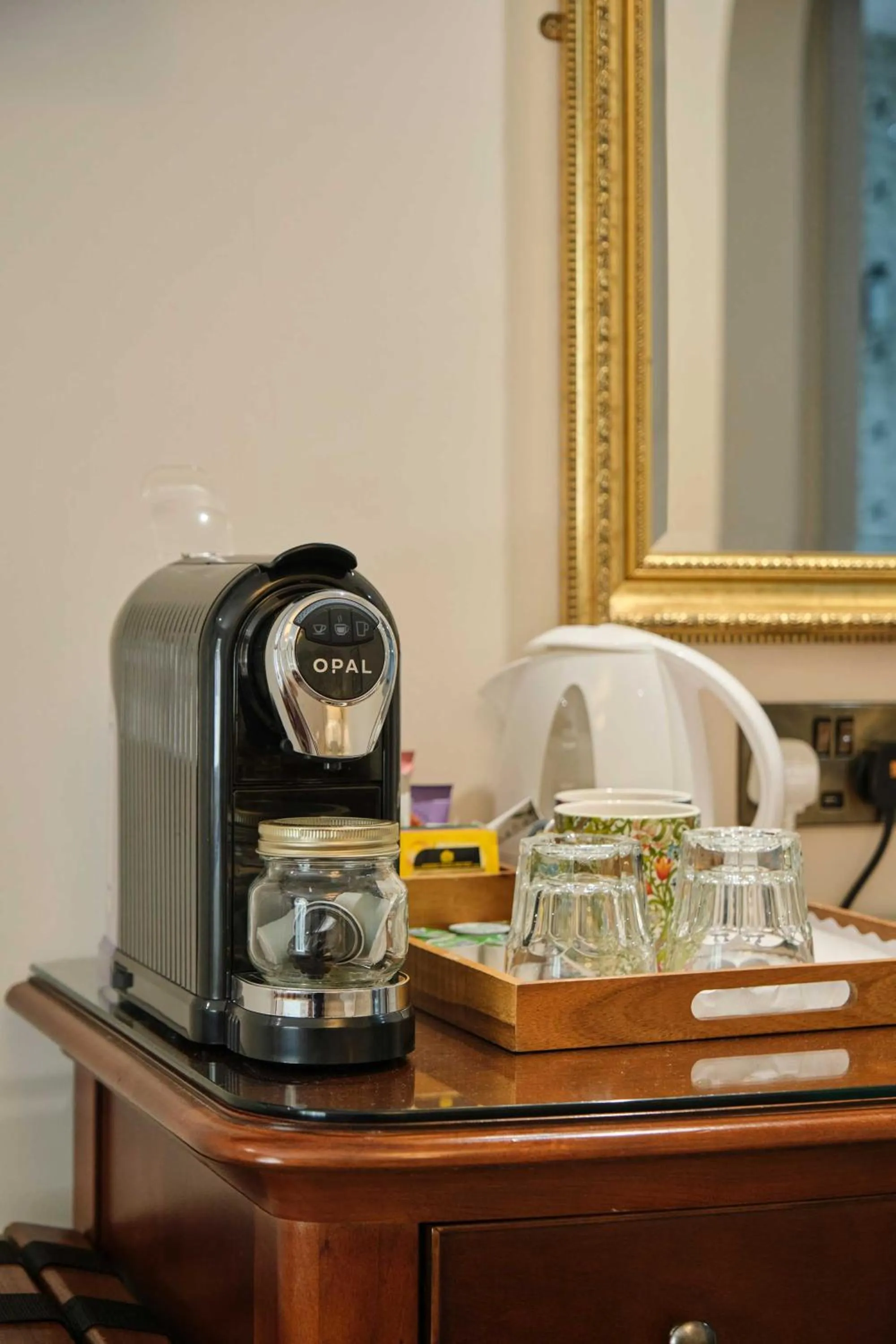 Coffee/tea facilities in Stratton House Hotel & Spa