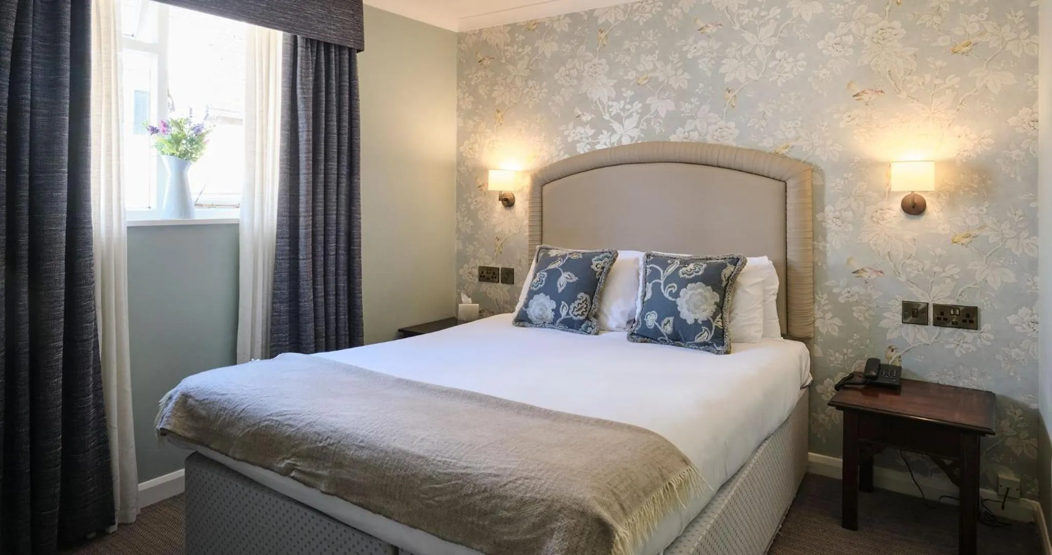 Bed in Stratton House Hotel & Spa