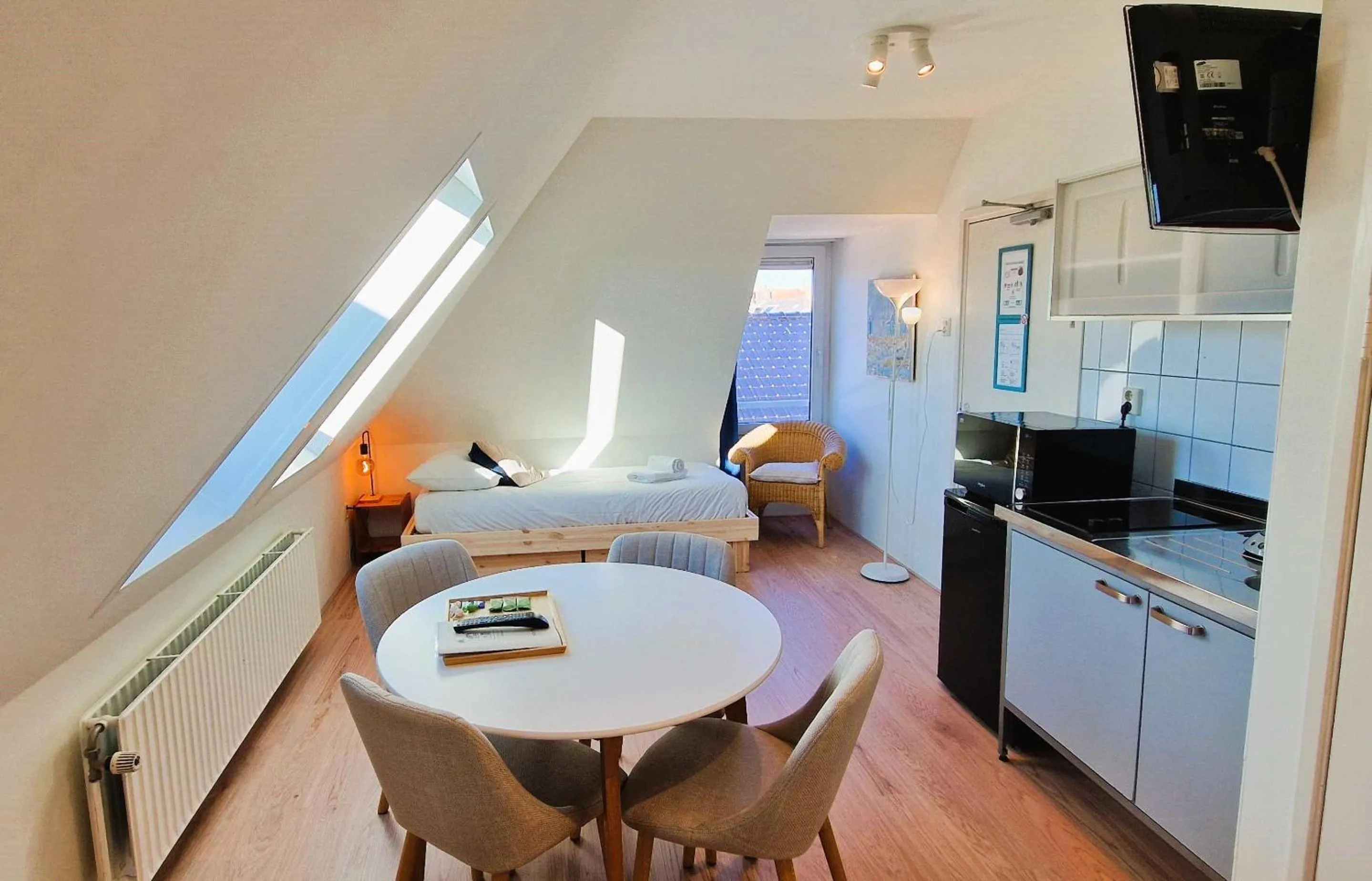 Dining area in Pension Zandvoort aan Zee
